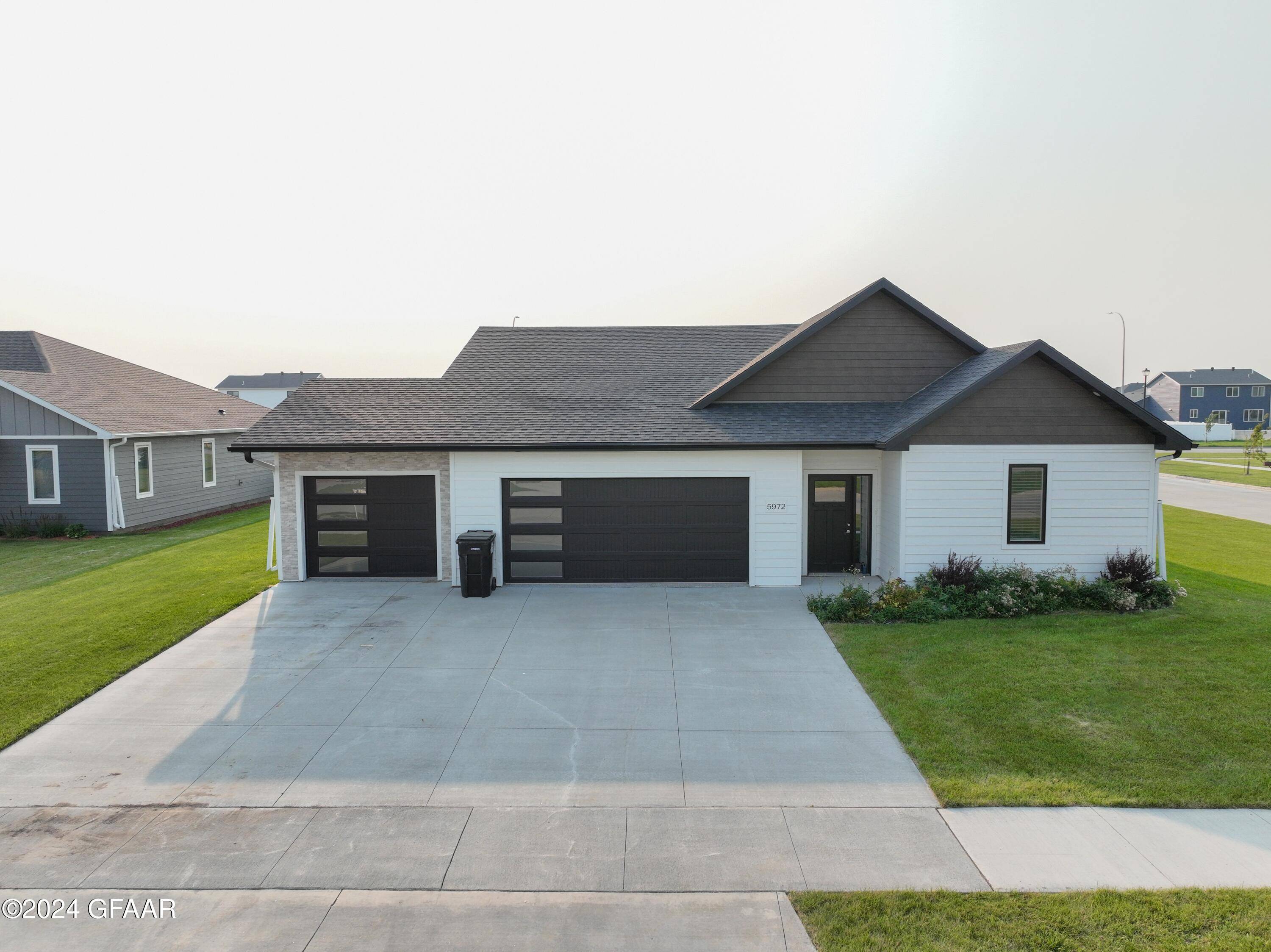 Grand Forks, ND 58201,5972 PRAIRIEWOOD DR W