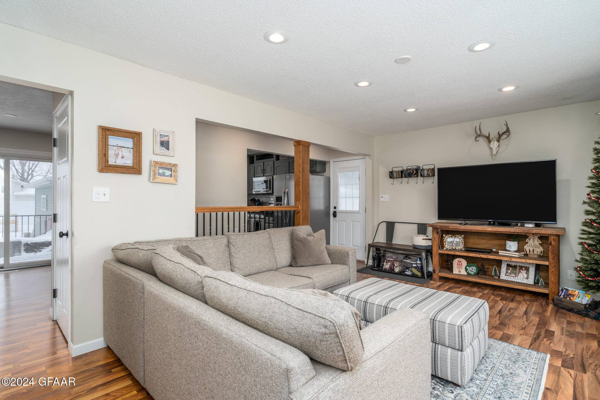 Grand Forks, ND 58201,812 24TH ST S