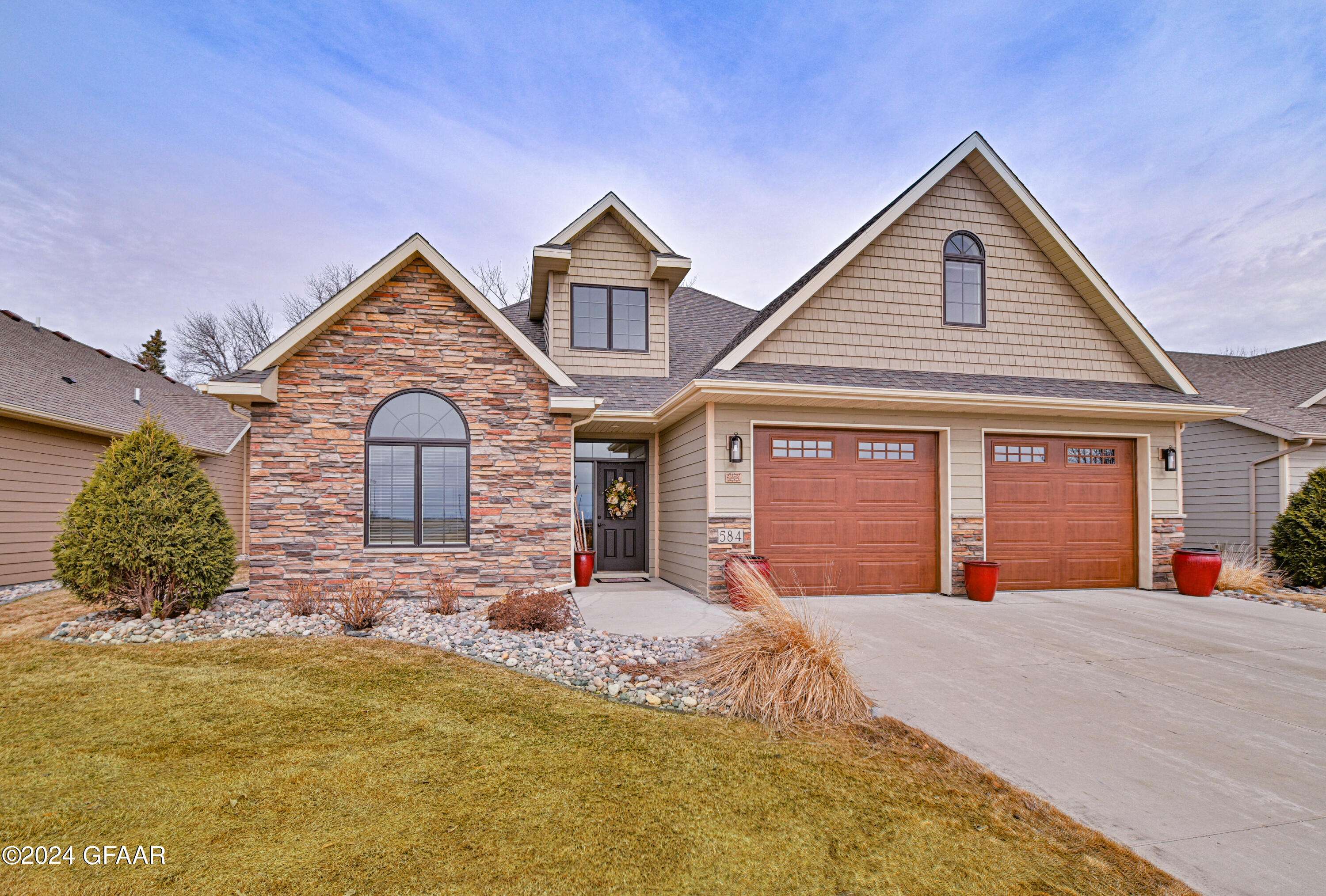 Grand Forks, ND 58201,584 AUTUMN WOODS BLVD