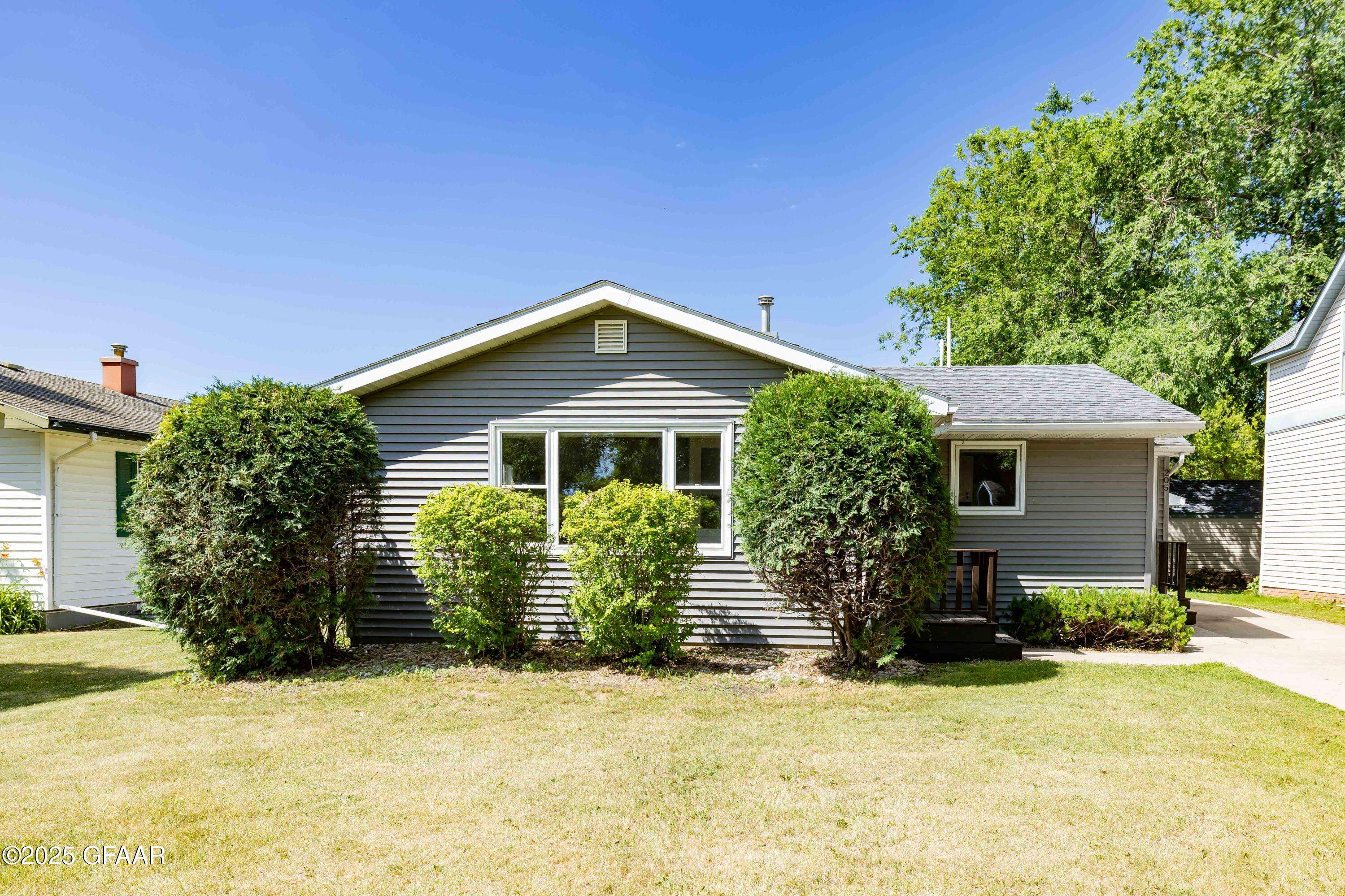 Warren, MN 56762,205 N 6TH ST