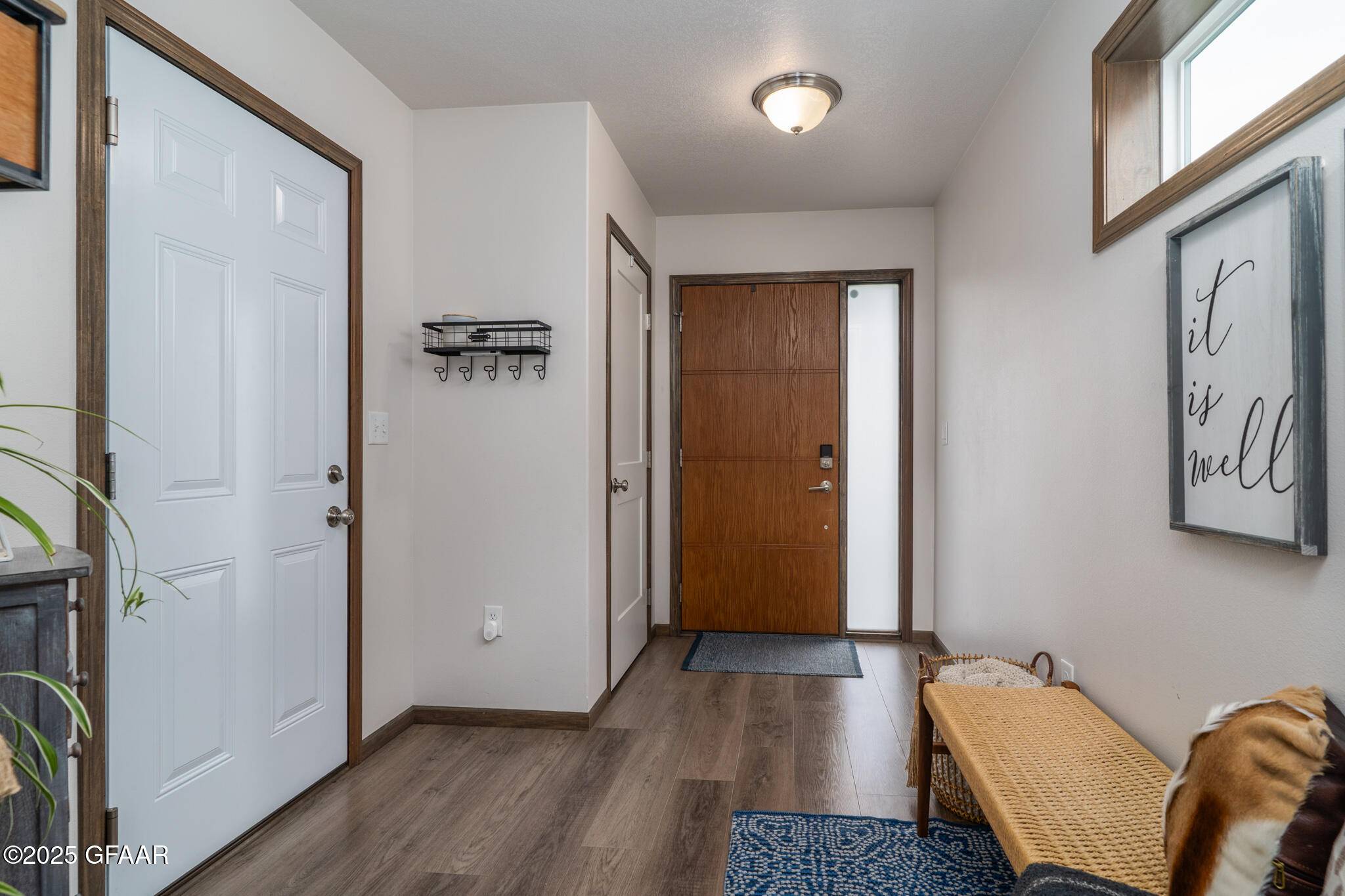 Grand Forks, ND 58201,911 58TH AVE S