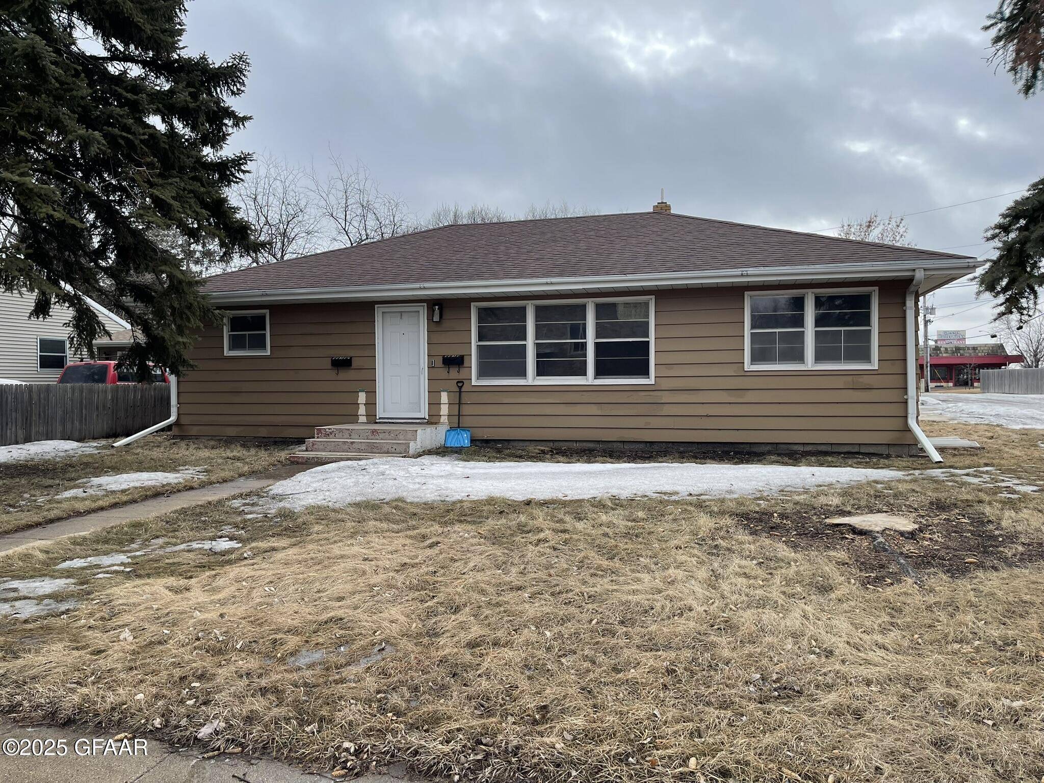 Grand Forks, ND 58201,1131 14TH AVE S