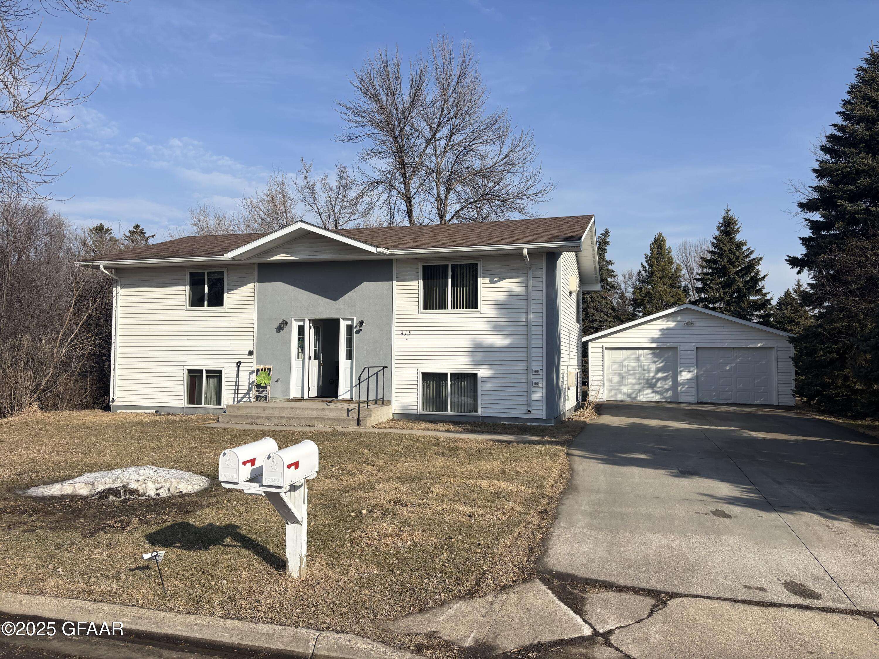 Crookston, MN 56716,415 2ND AVE NE
