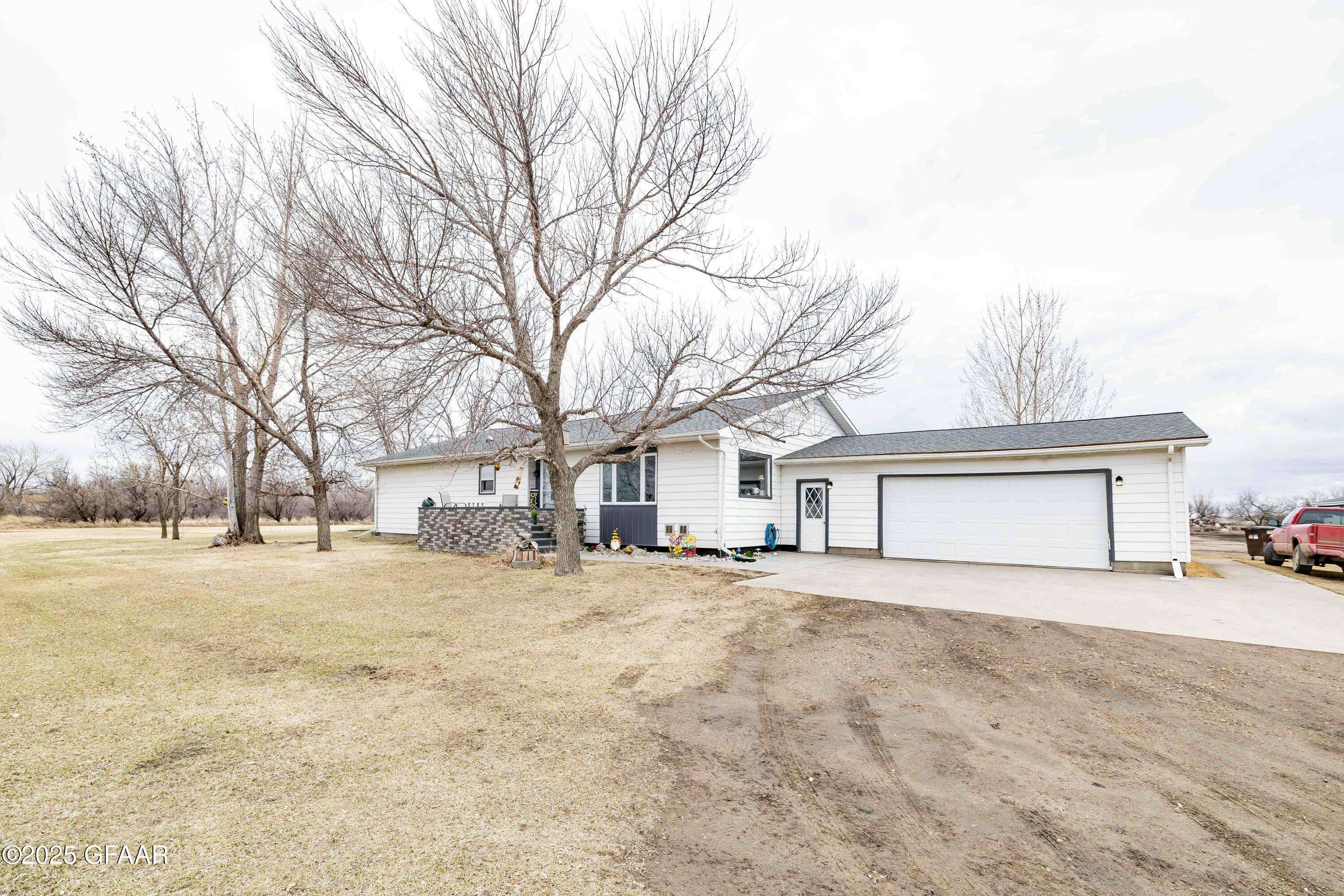 Grand Forks, ND 58203,595 69TH ST N