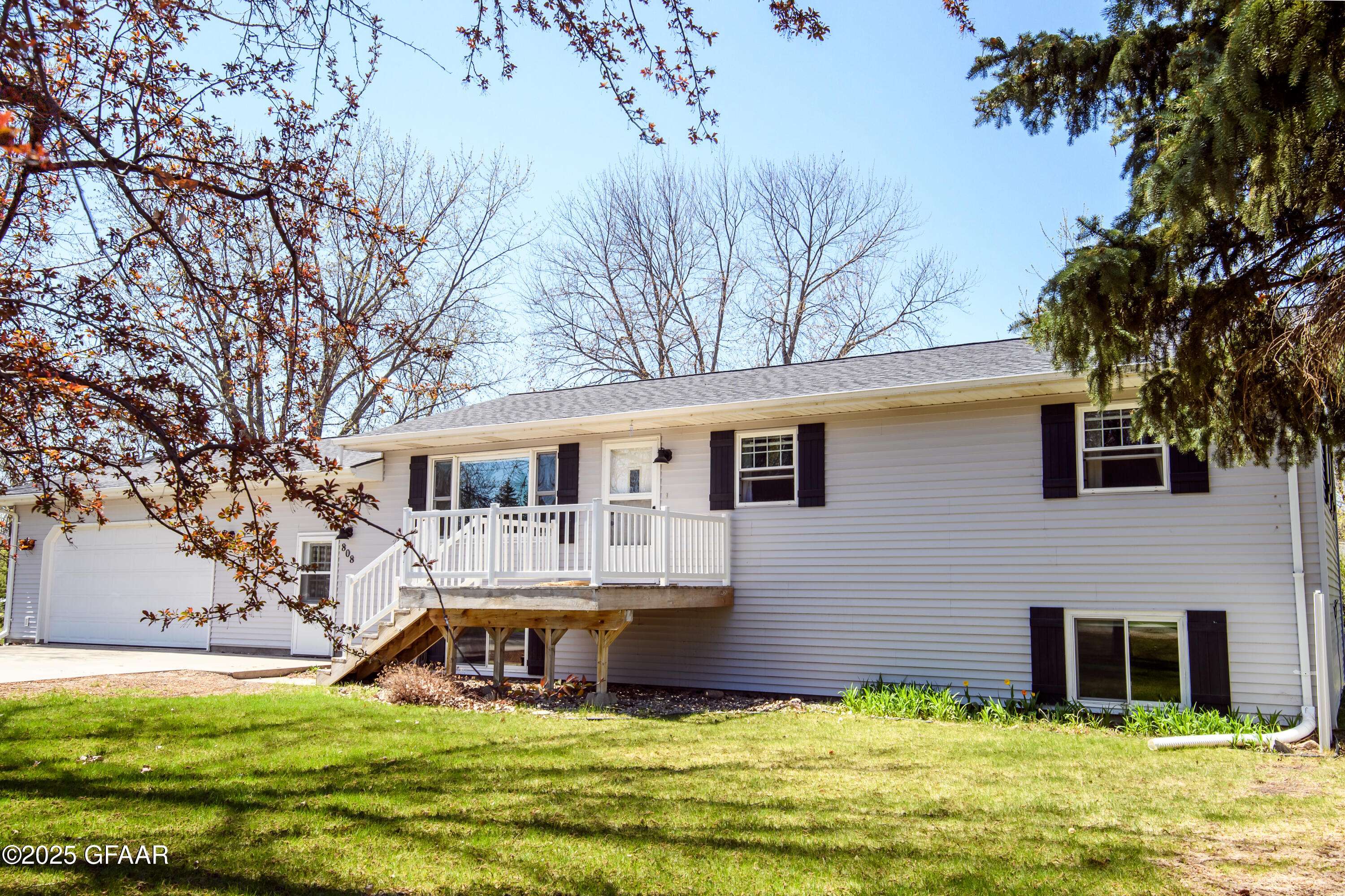 Manvel, ND 58256,808 TRUESDALE AVE