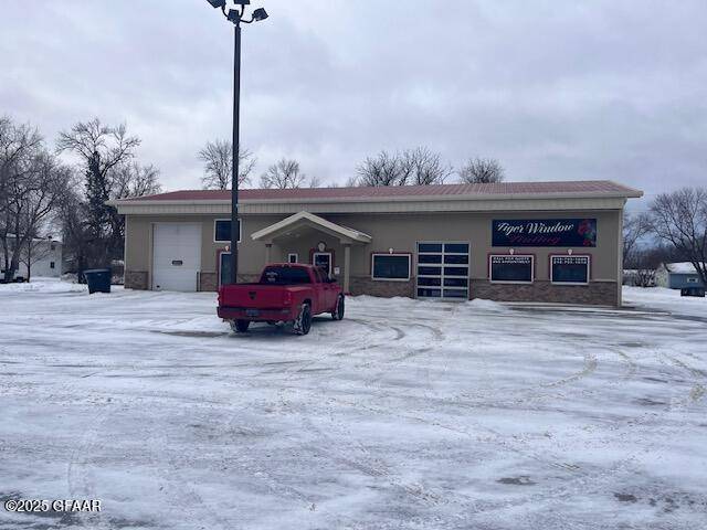 Grand Forks, ND 58201,910 WASHINGTON ST S