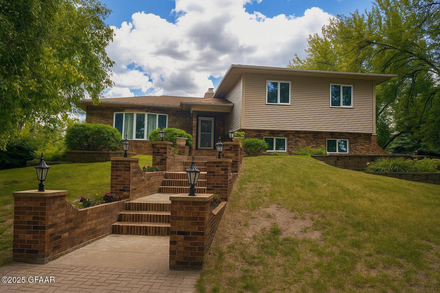 Grand Forks, ND 58201,3717 18TH AVE S