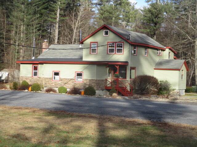 Ballston Spa, NY 12020,910 Rock City RD