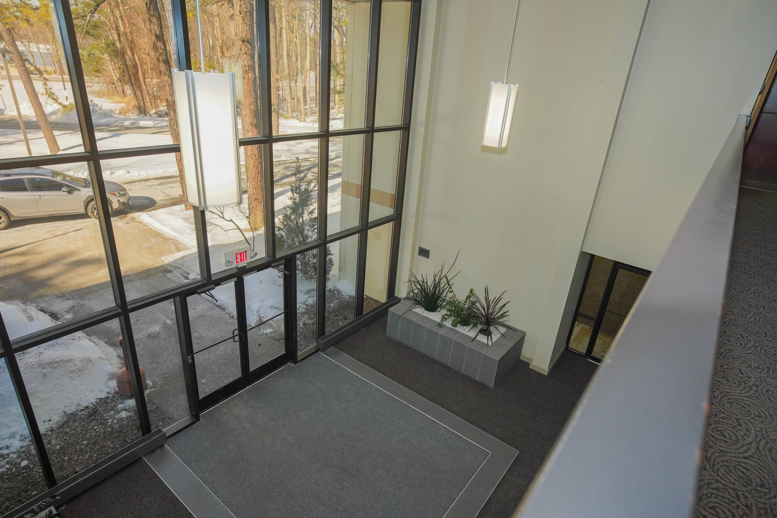 Albany, NY 12203,52 Corporate CIR