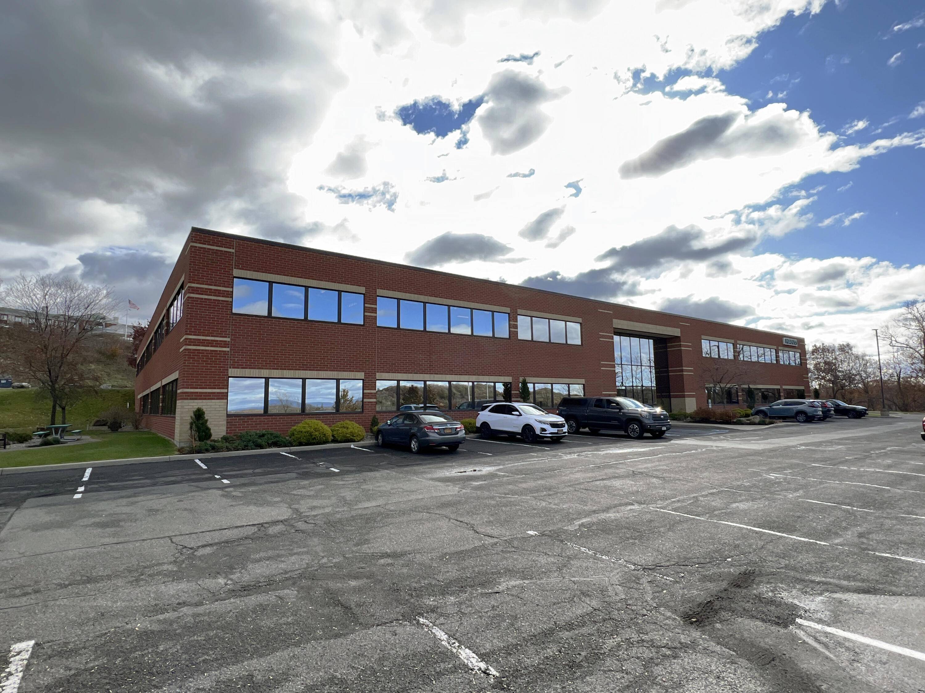 Rensselaer, NY 12144,1 Empire DR