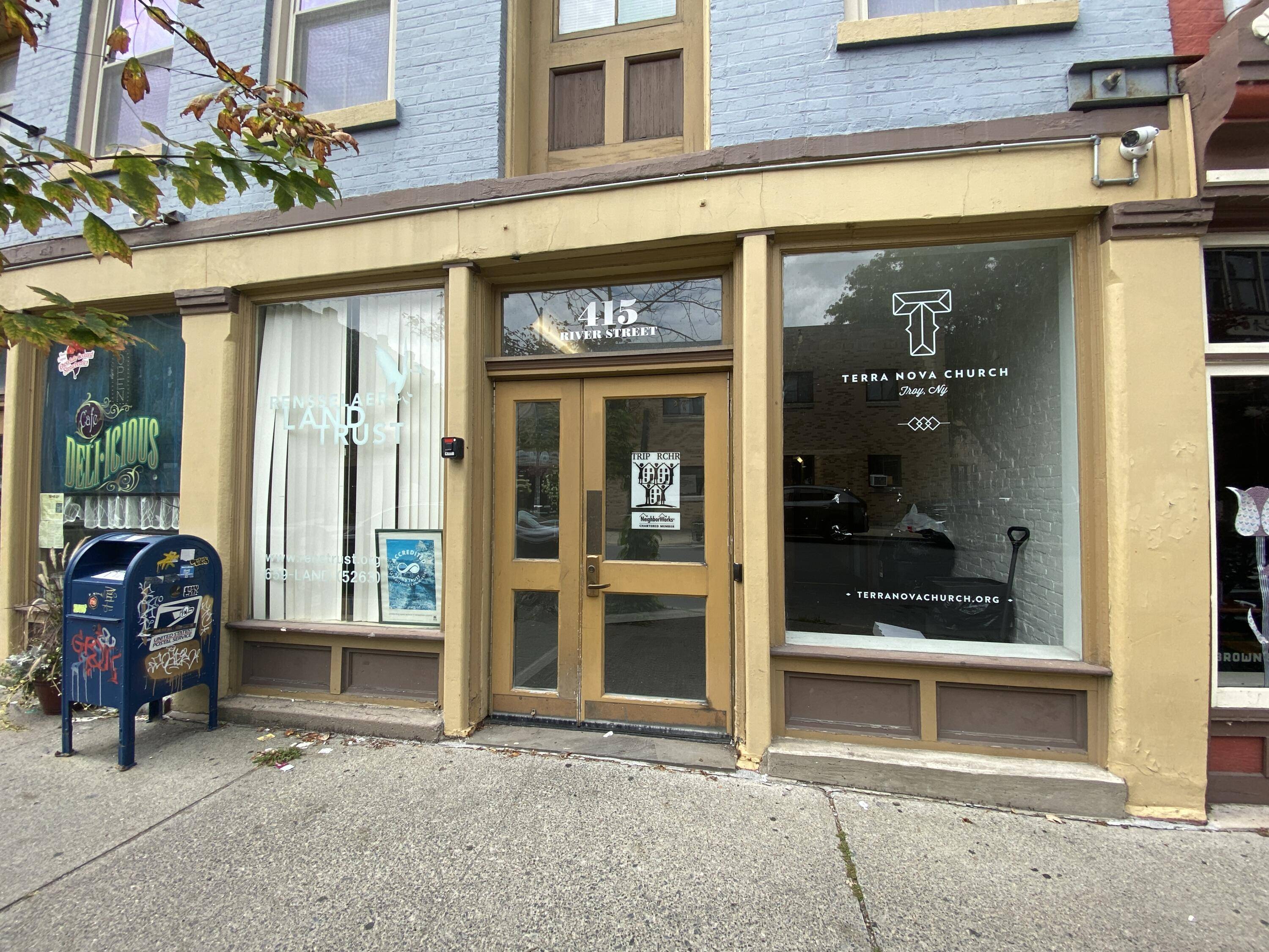 Troy, NY 12180,409-415 River ST