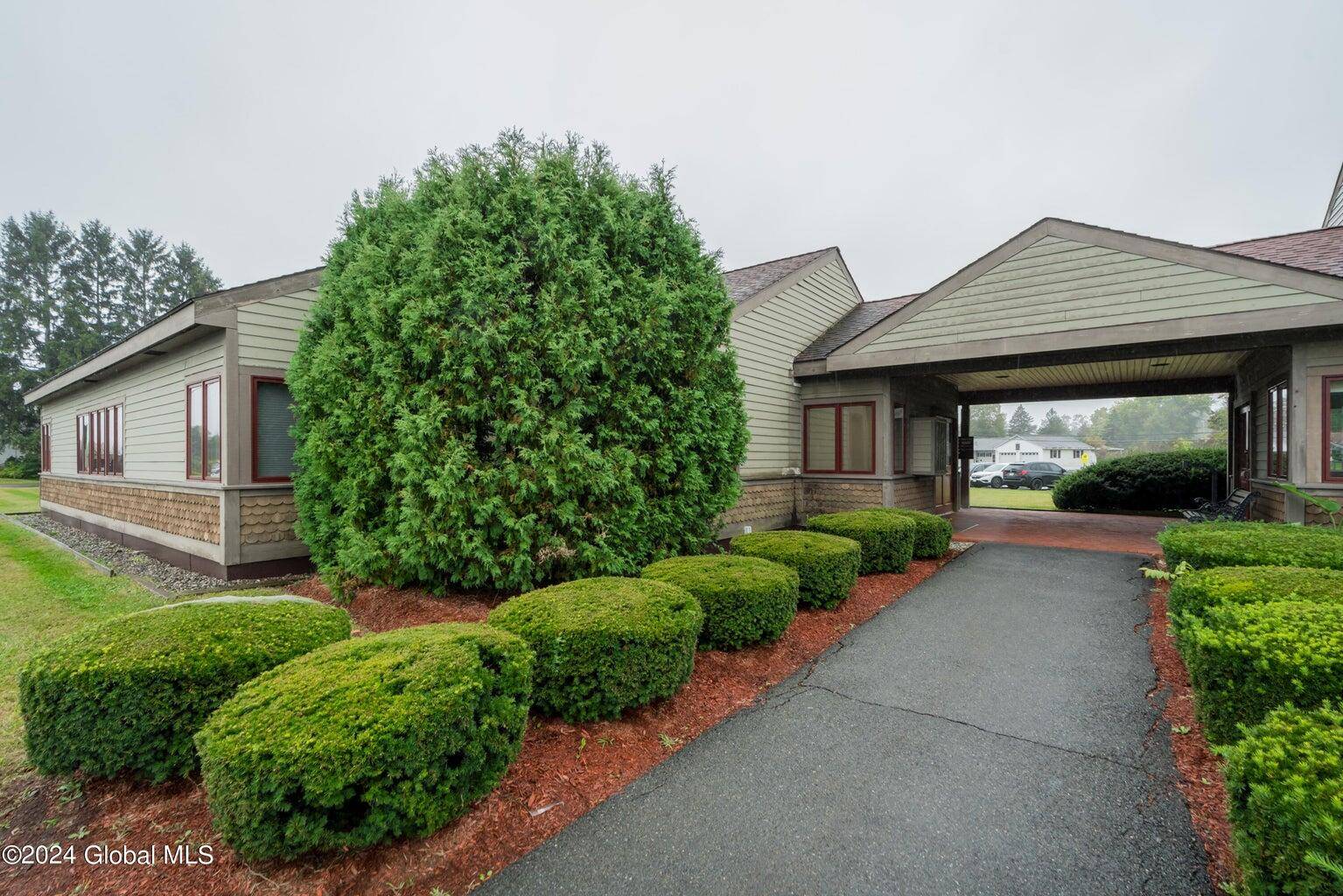 Schodack, NY 12033,1654 Columbia TPKE