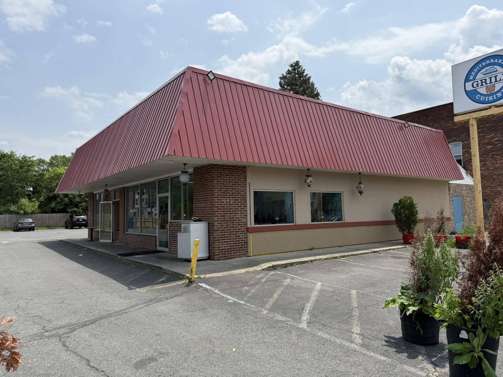 Troy, NY 12180,908 River ST
