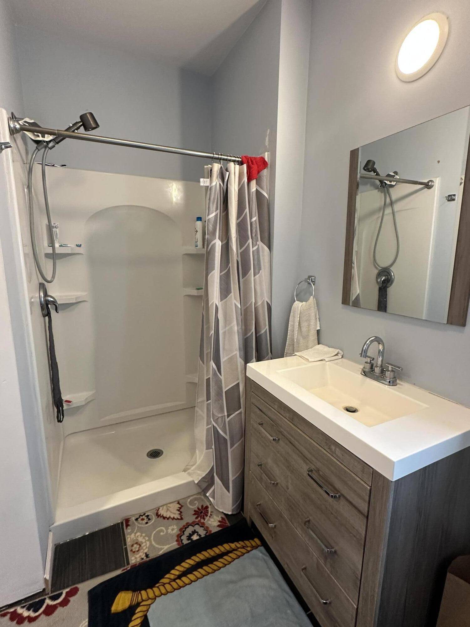 Schenectady, NY 12305,18 Ingersoll AVE