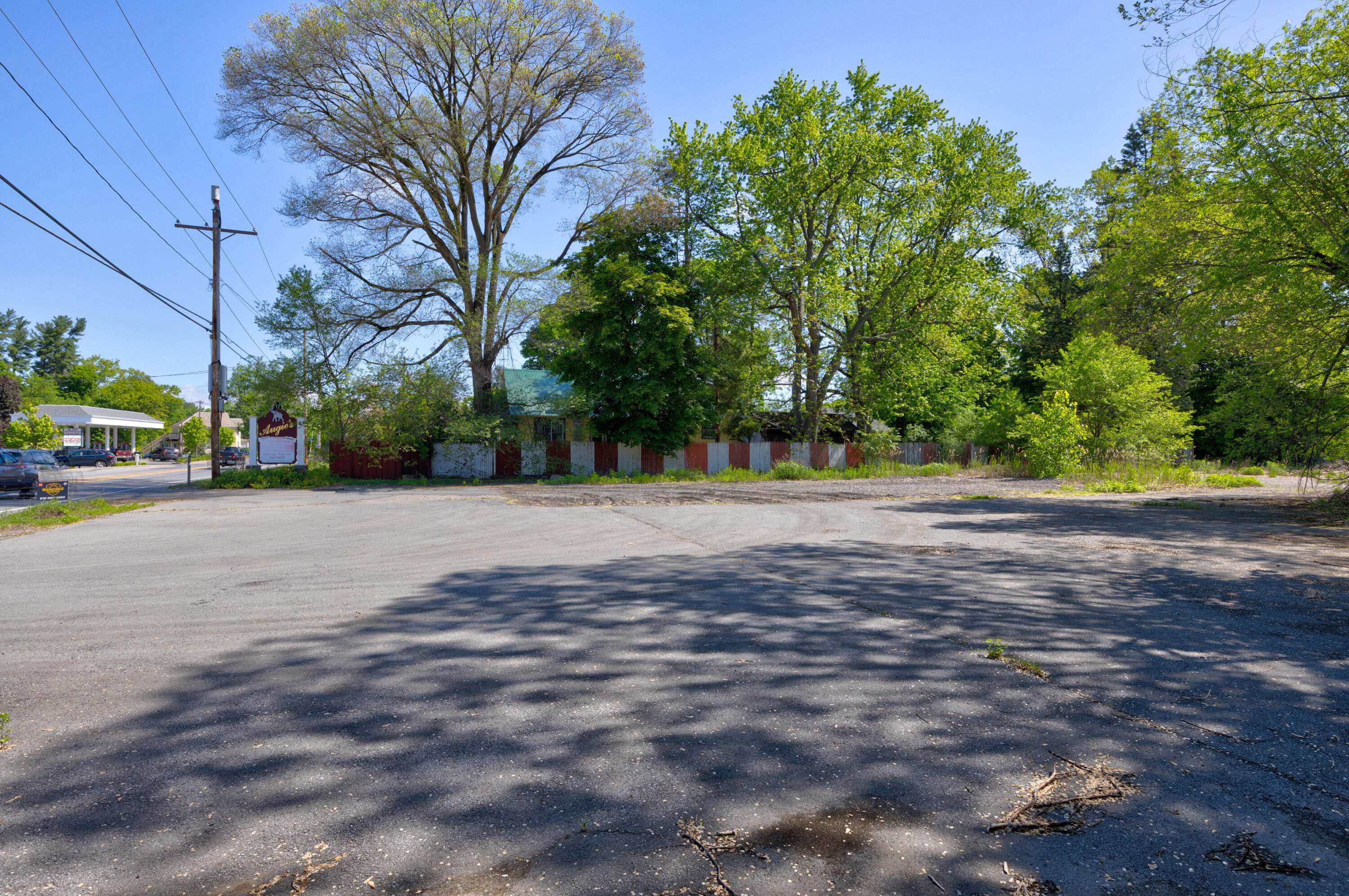 Ballston, NY 12020,183 Church AVE