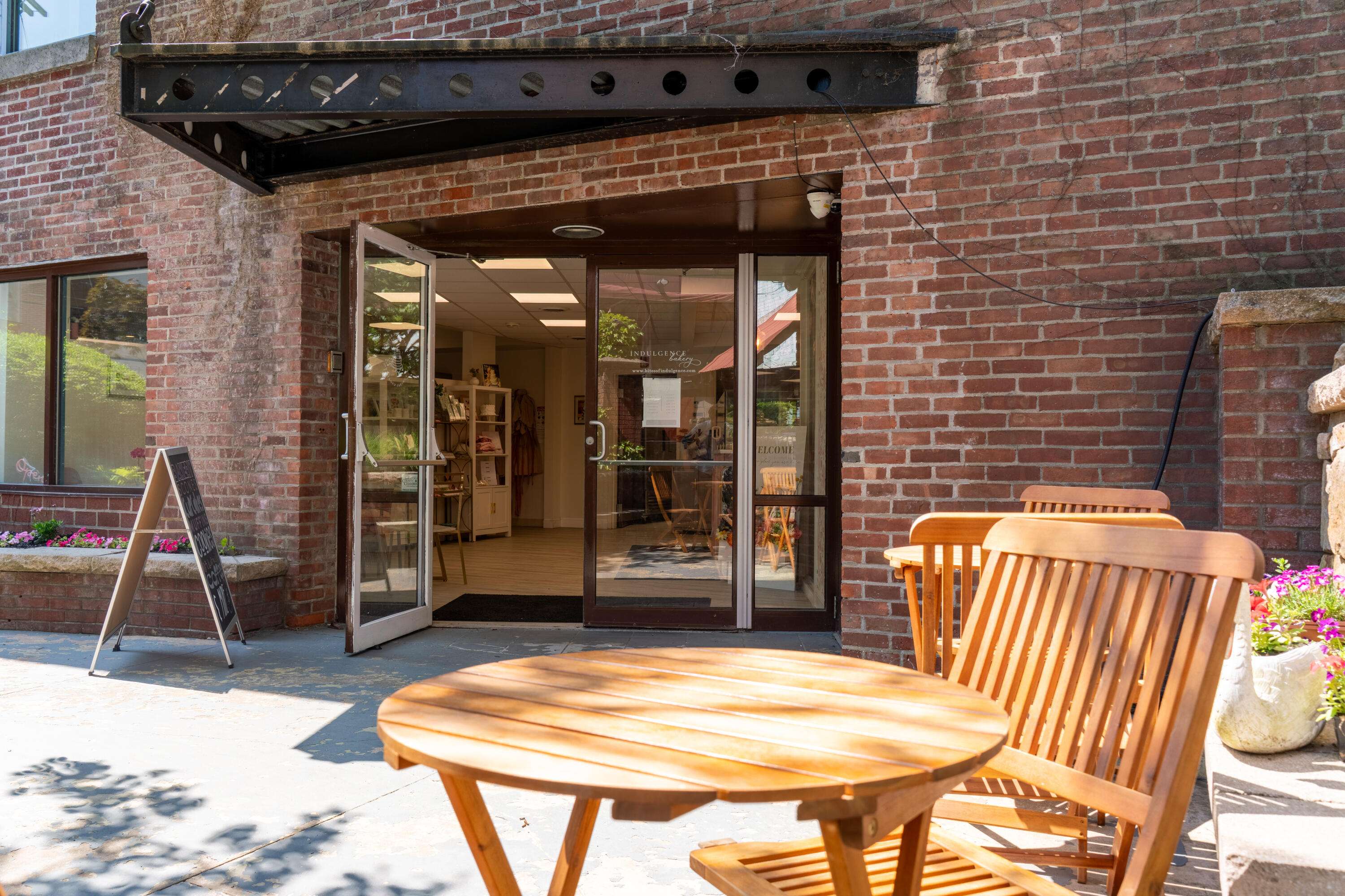 Saratoga Springs, NY 12866,63 Putnam ST