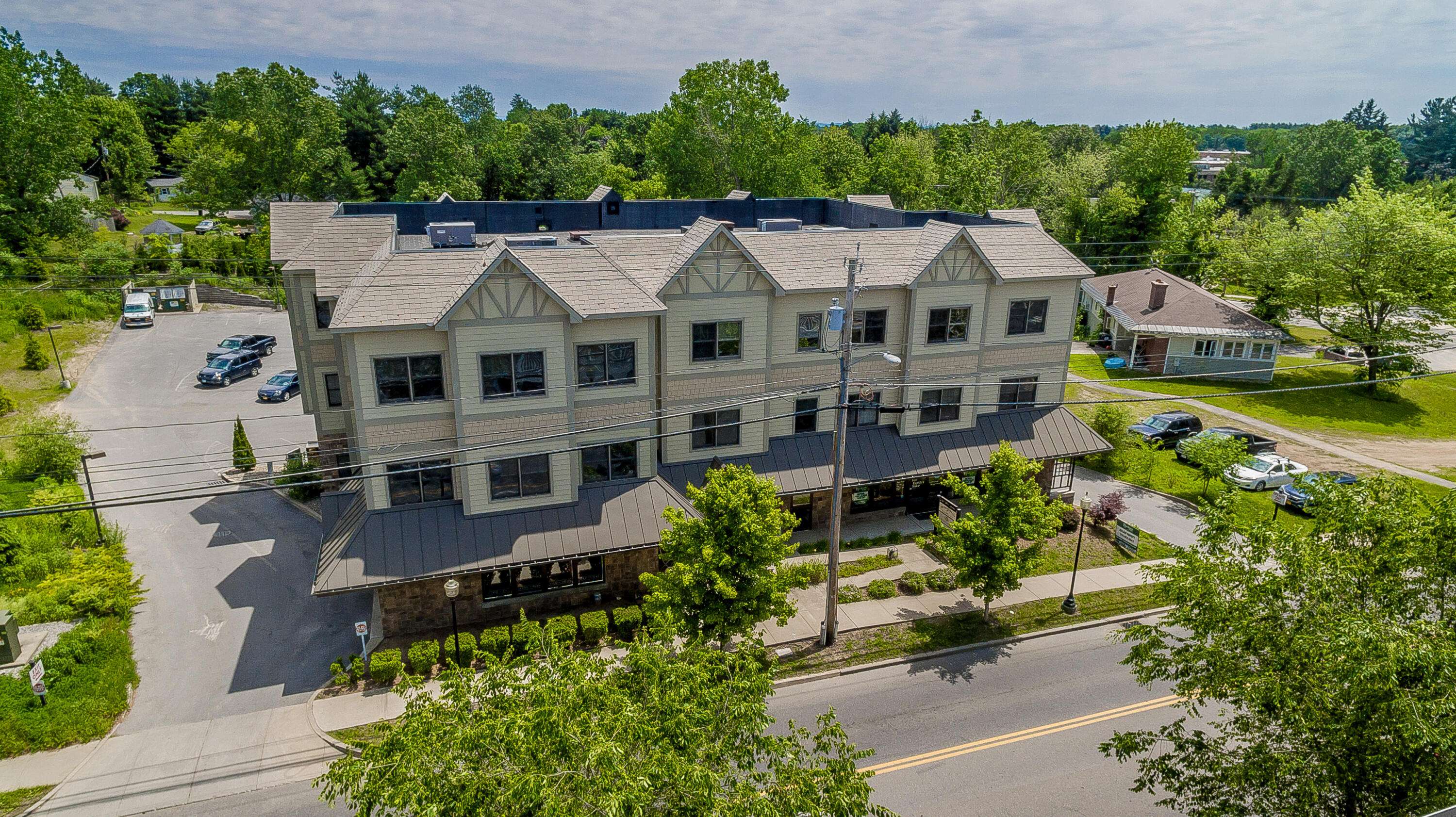 Saratoga Springs, NY 12866,120 West AVE