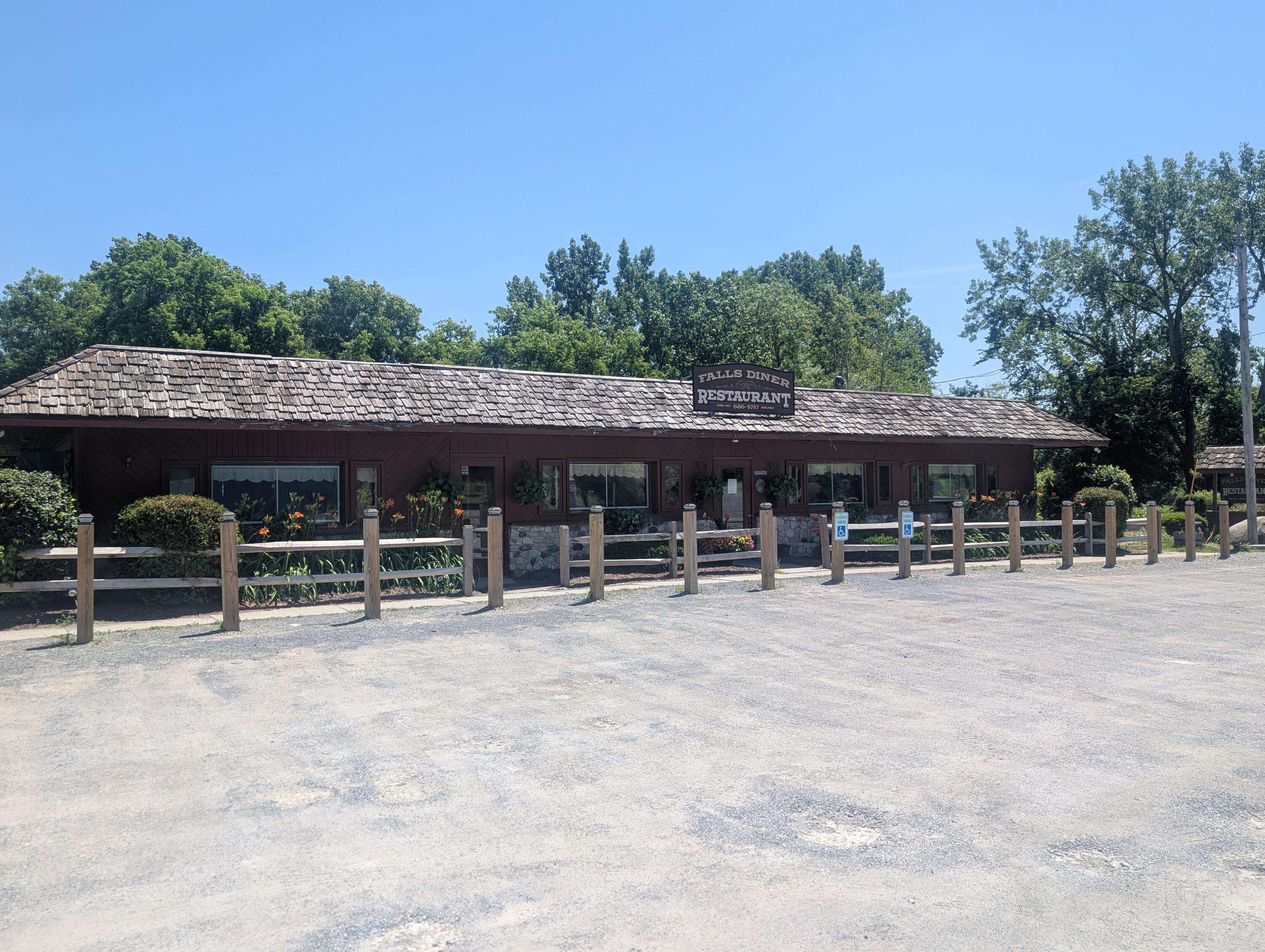 Hoosick Falls, NY 12090,21418 NY-22