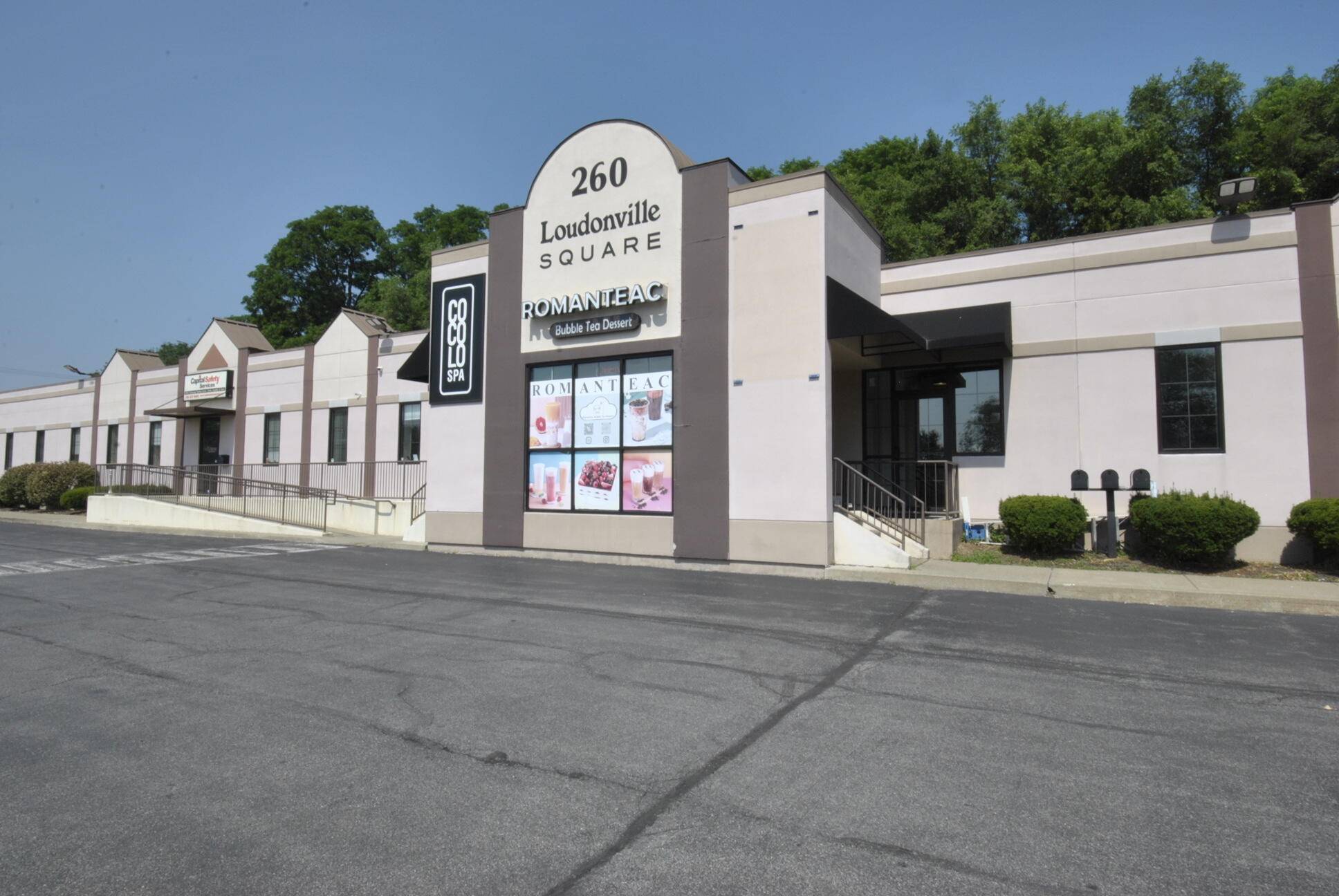 Loudonville, NY 12211,260 Osborne RD