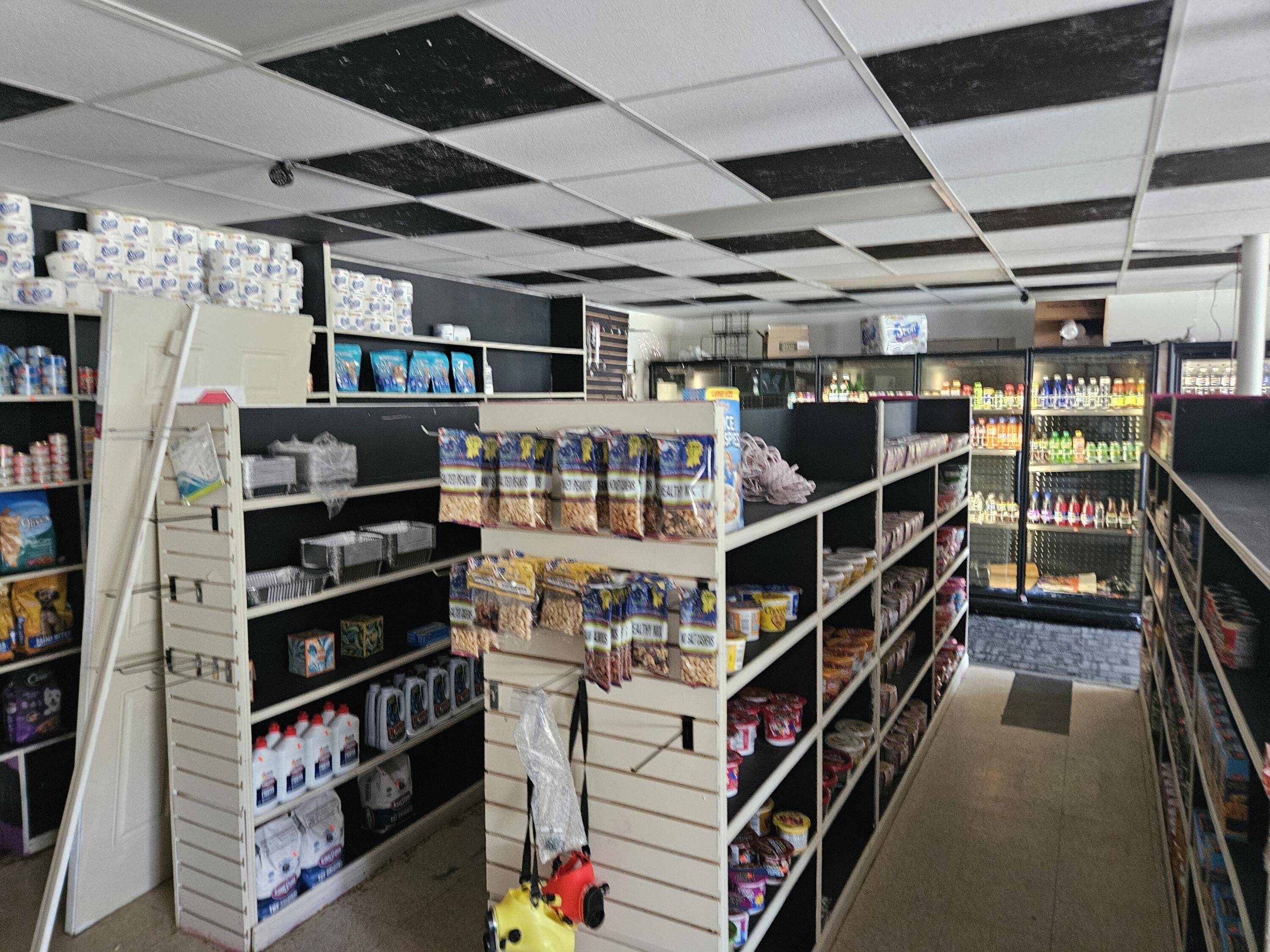 Schenectady, NY 12304,534 Kings RD