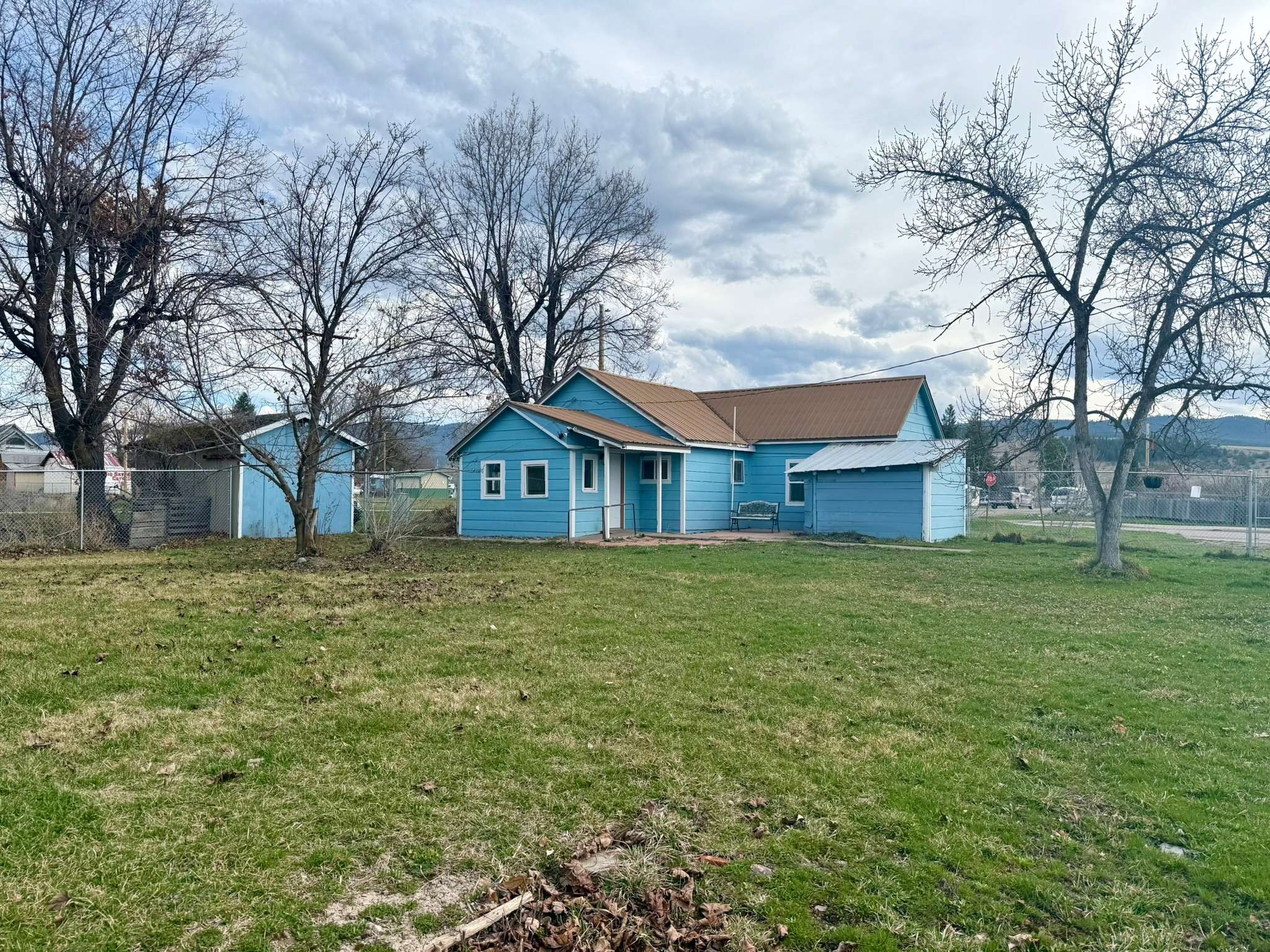 Saint Ignatius, MT 59865,332 Mission DR