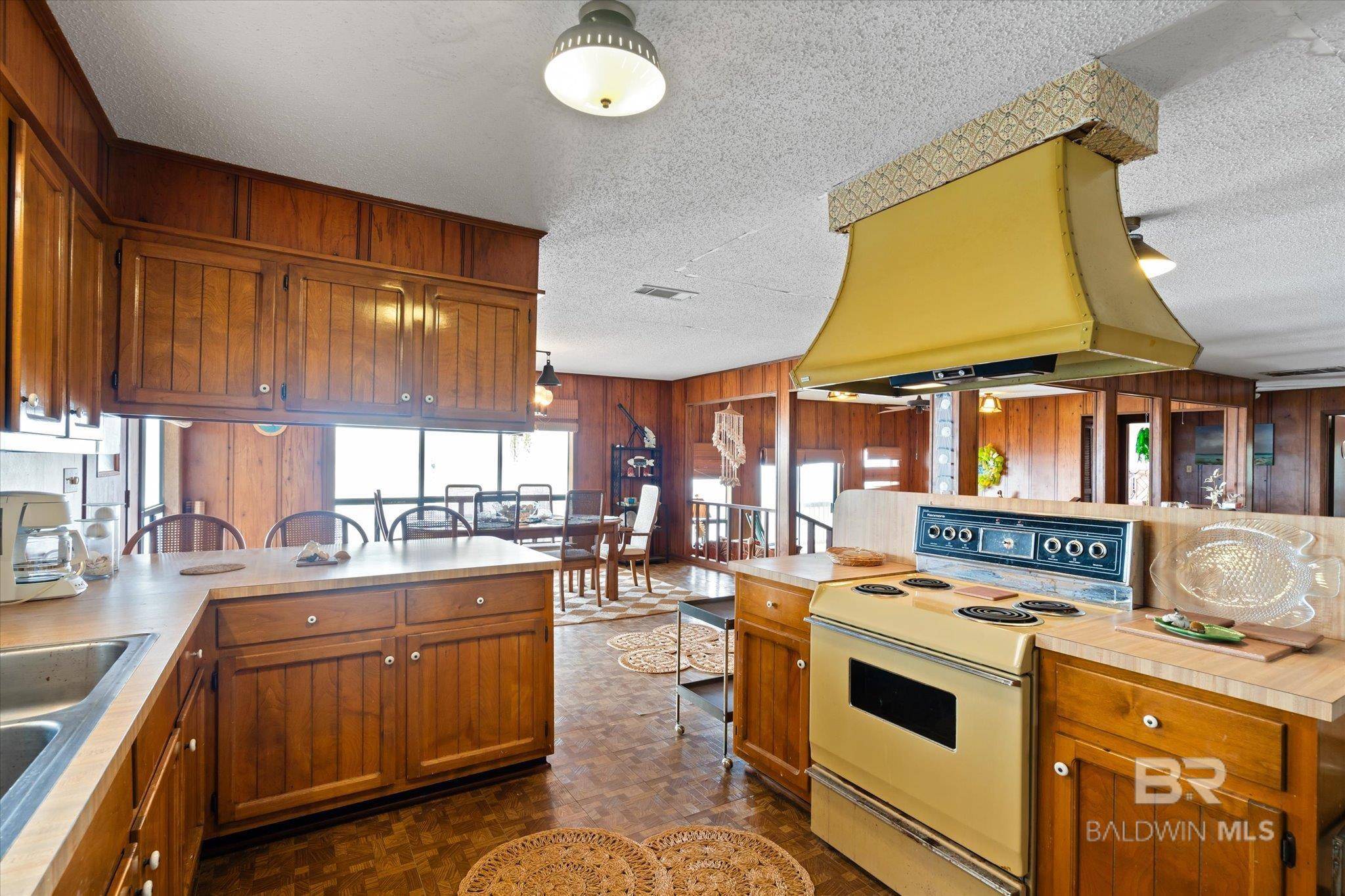 Gulf Shores, AL 36542,14818 State Highway 180