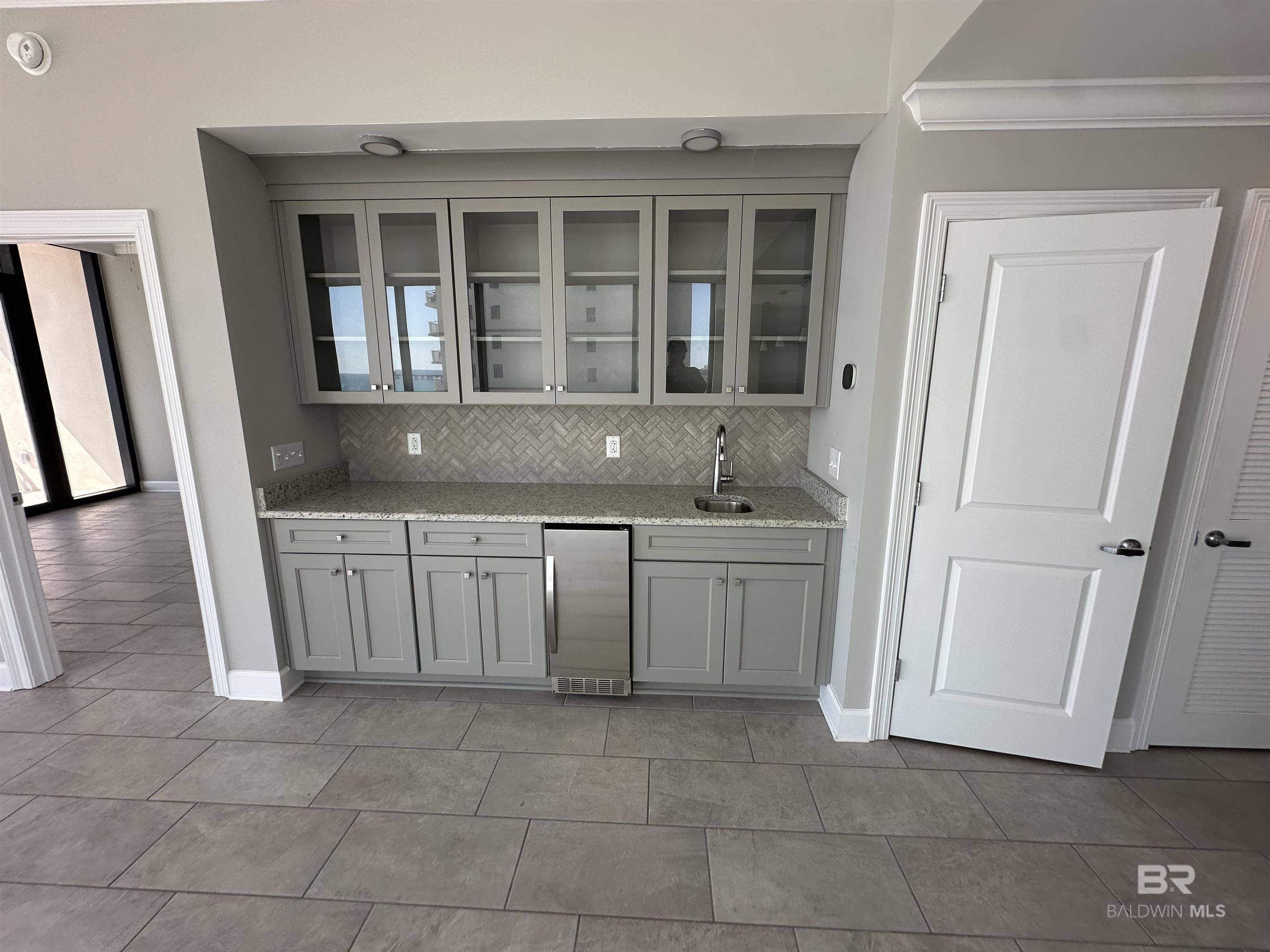 Gulf Shores, AL 36542,533 E Beach Boulevard #405
