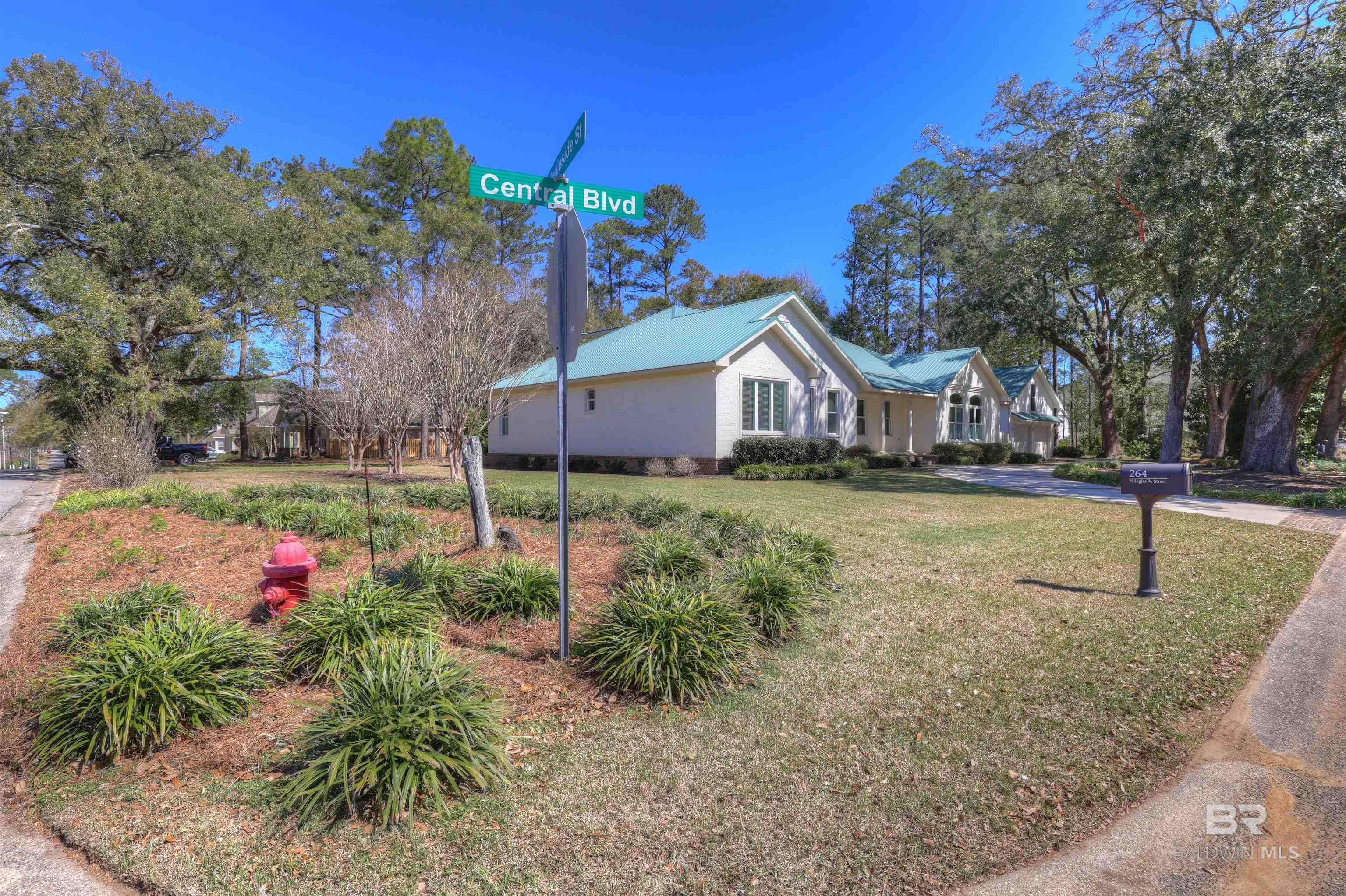 Fairhope, AL 36532,264 N Ingleside Avenue