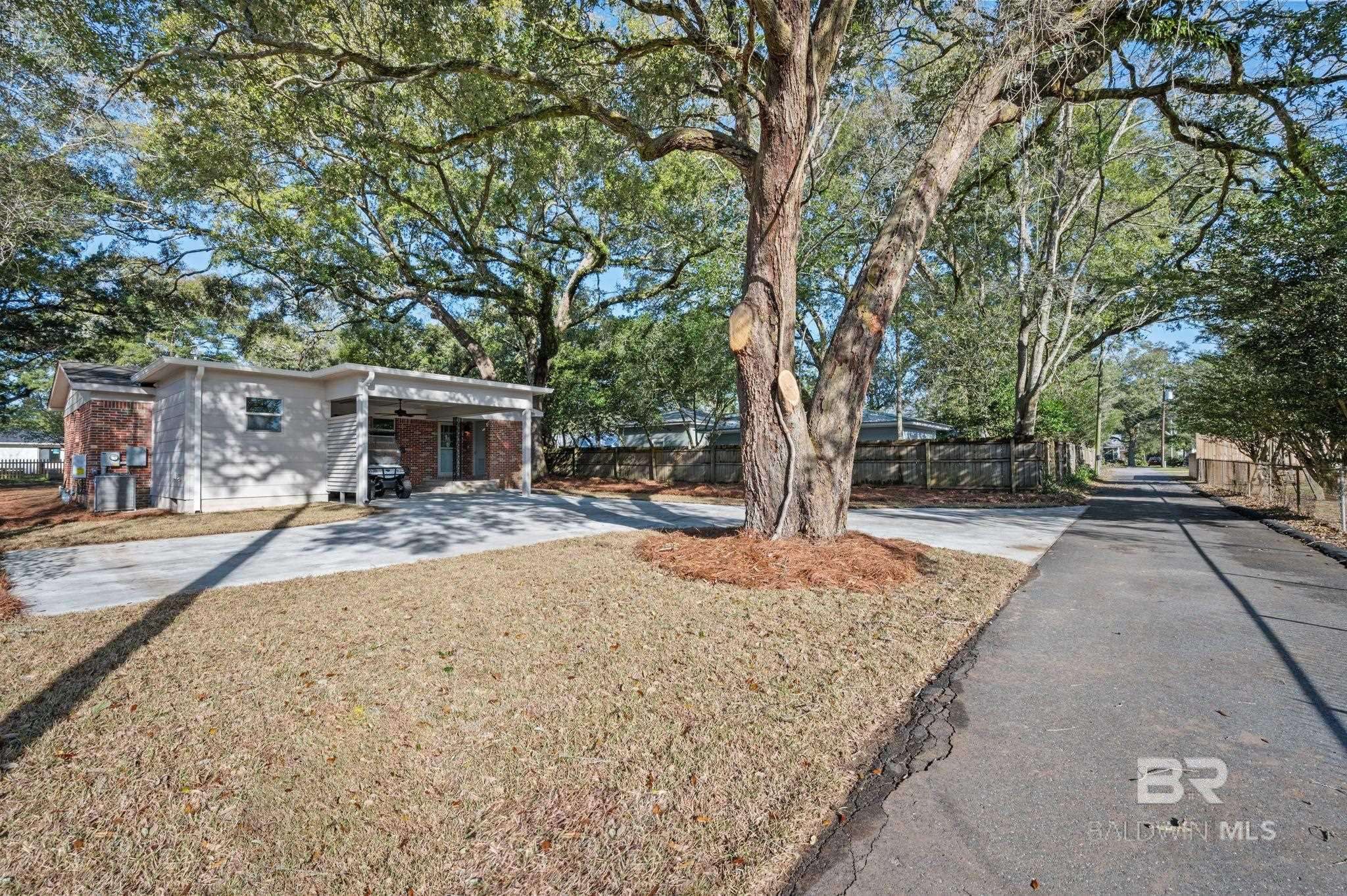 Fairhope, AL 36532,357 Azalea Street