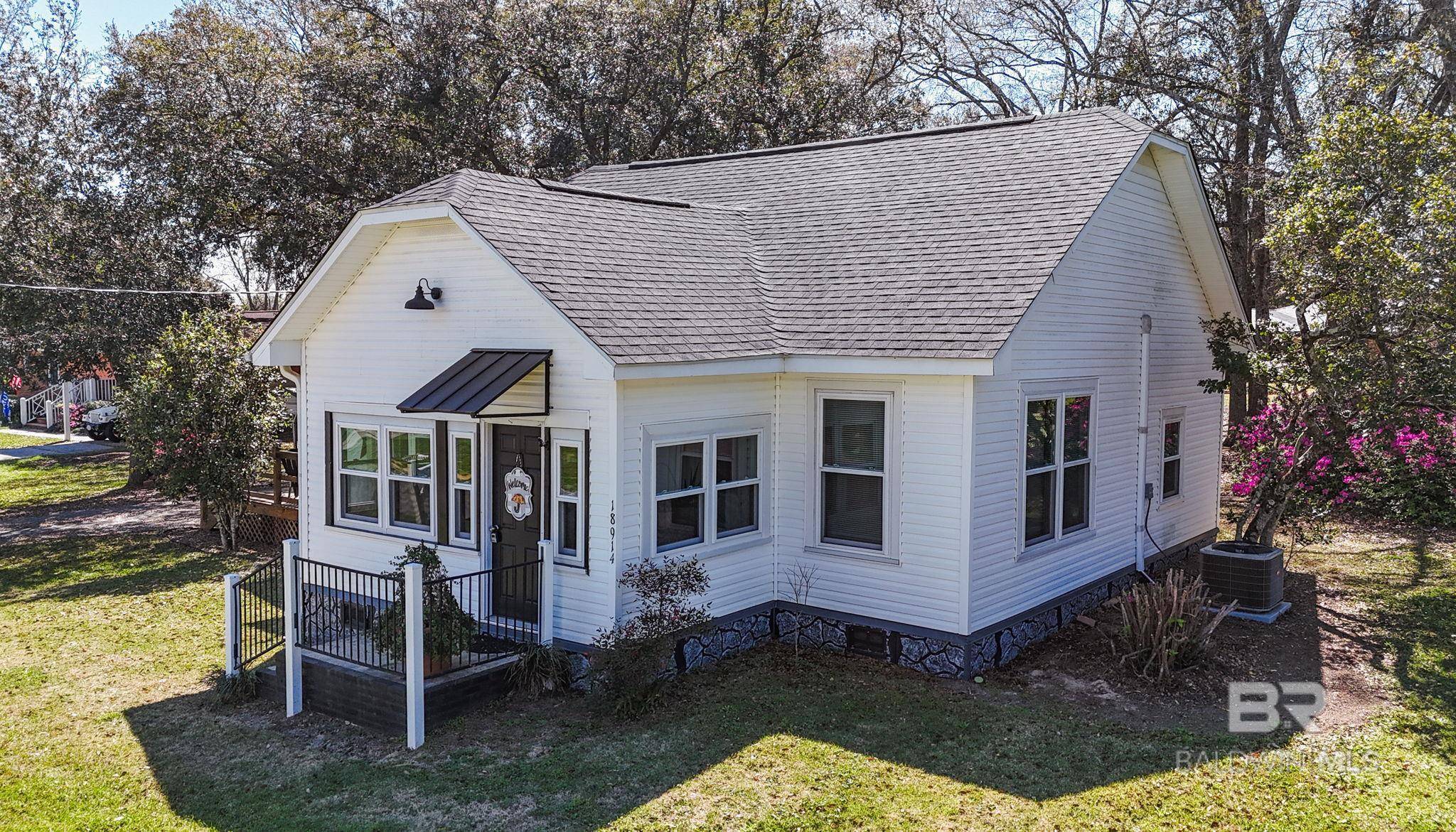 Robertsdale, AL 36567,18914 Florida Street