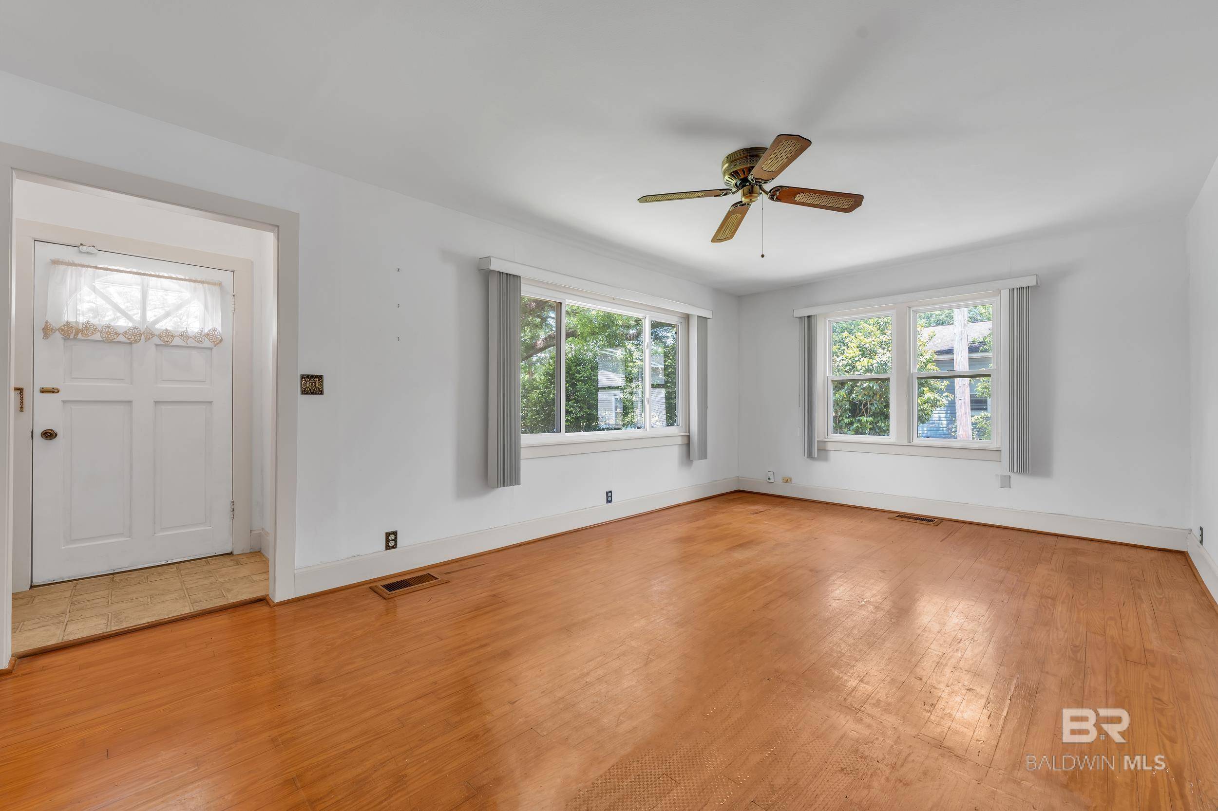 Foley, AL 36535,605 S Cedar Street