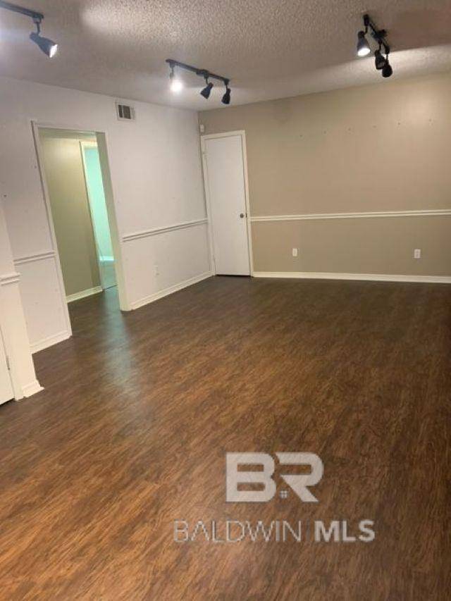 Gulf Shores, AL 36542,2033 W 1st Street