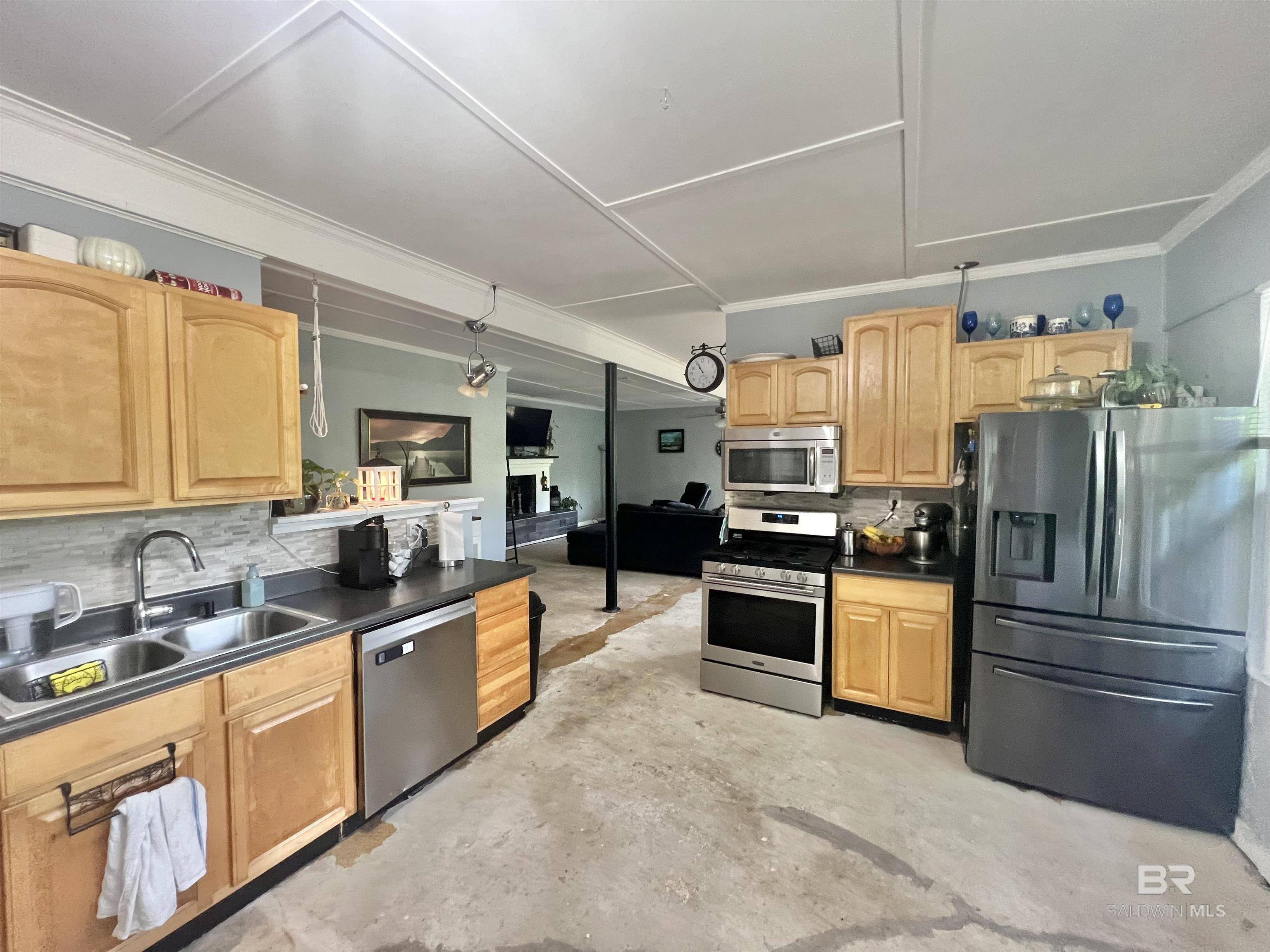 Brewton, AL 36426,586 Buddy Lake Road