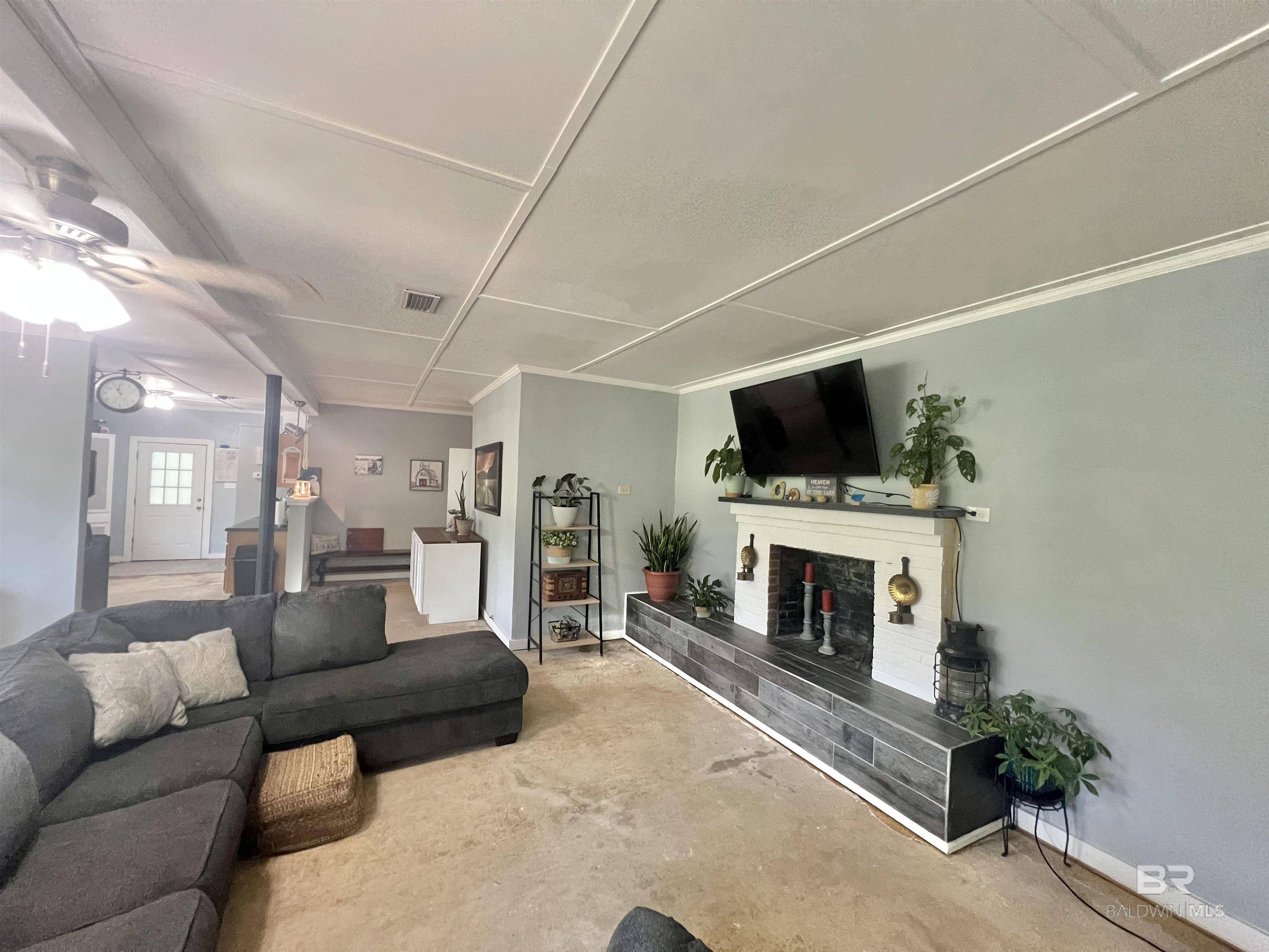 Brewton, AL 36426,586 Buddy Lake Road