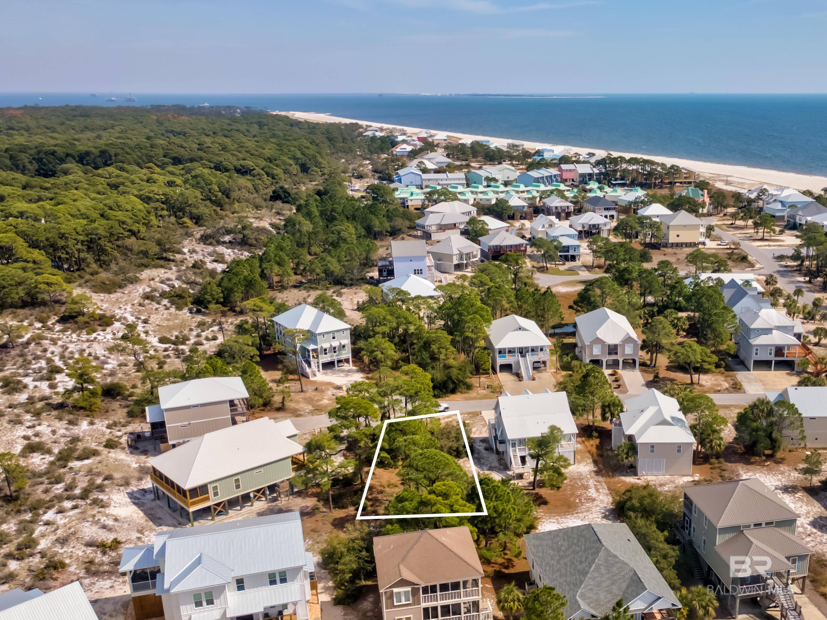 Dauphin Island, AL 36528,203 Magnolia Court