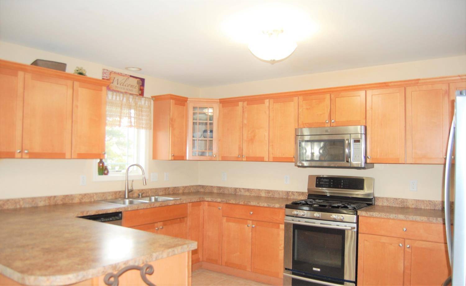 Schererville, IN 46375,220 Lacebark Street