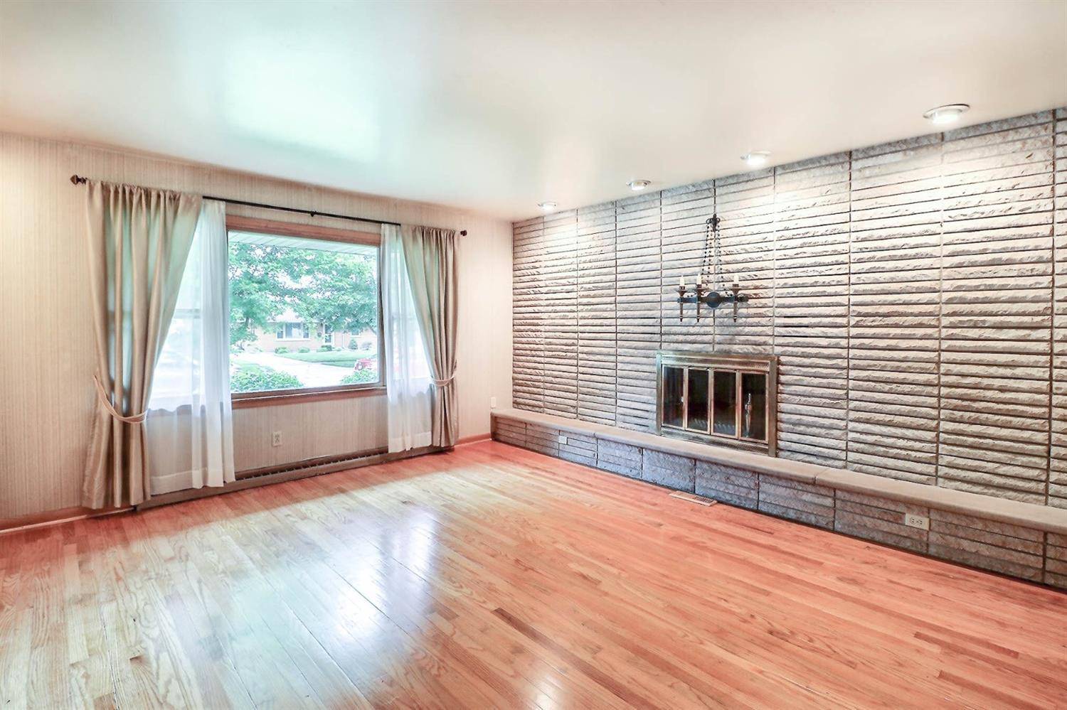 Griffith, IN 46319,835 N Jay Street