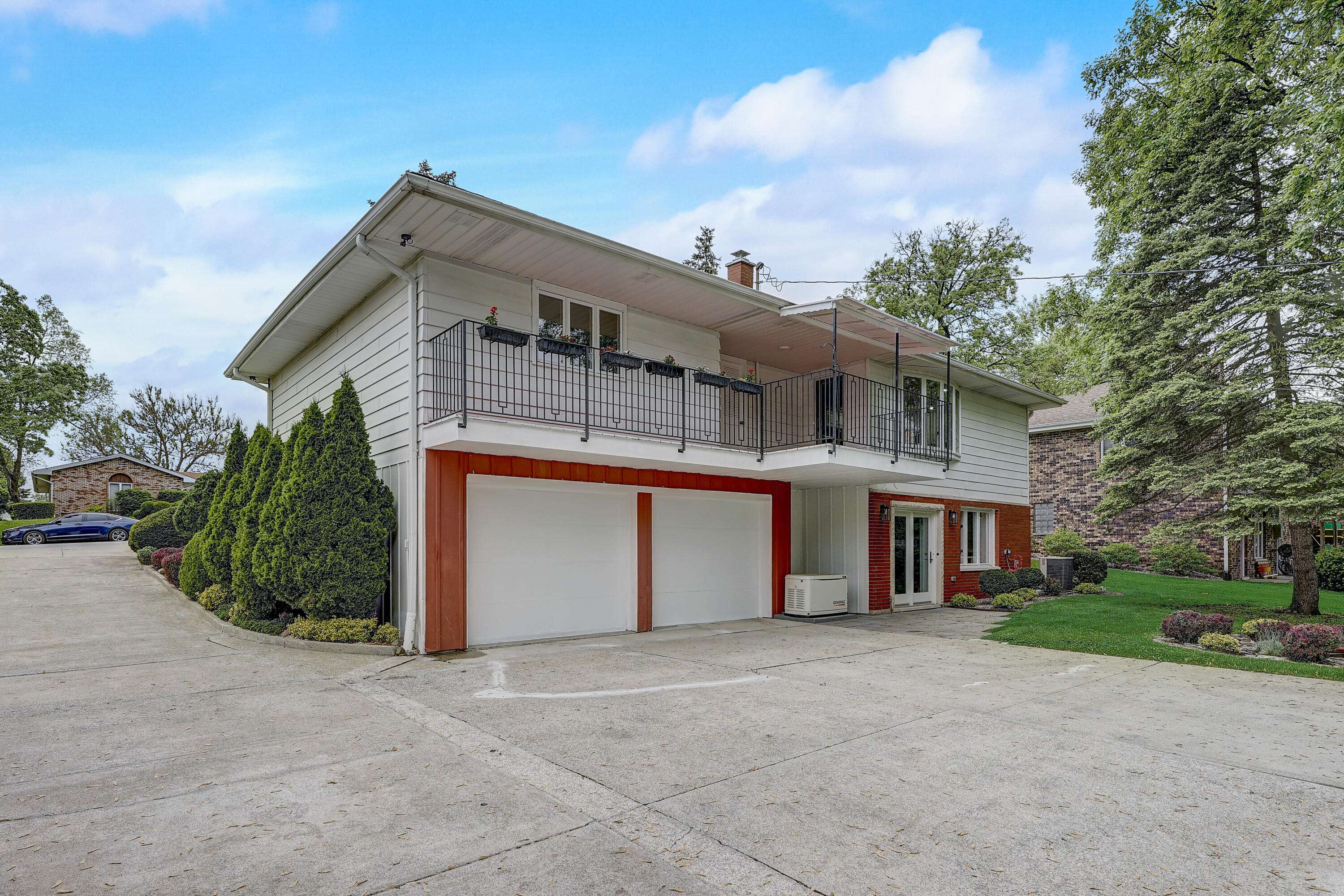 Schererville, IN 46375,2313 Crestview Drive