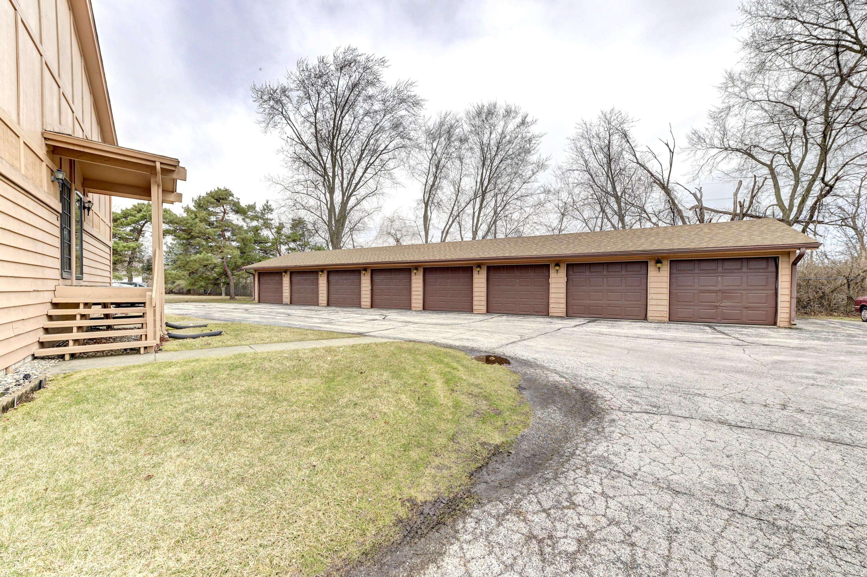 Munster, IN 46321,1417 Brookside Drive #D1