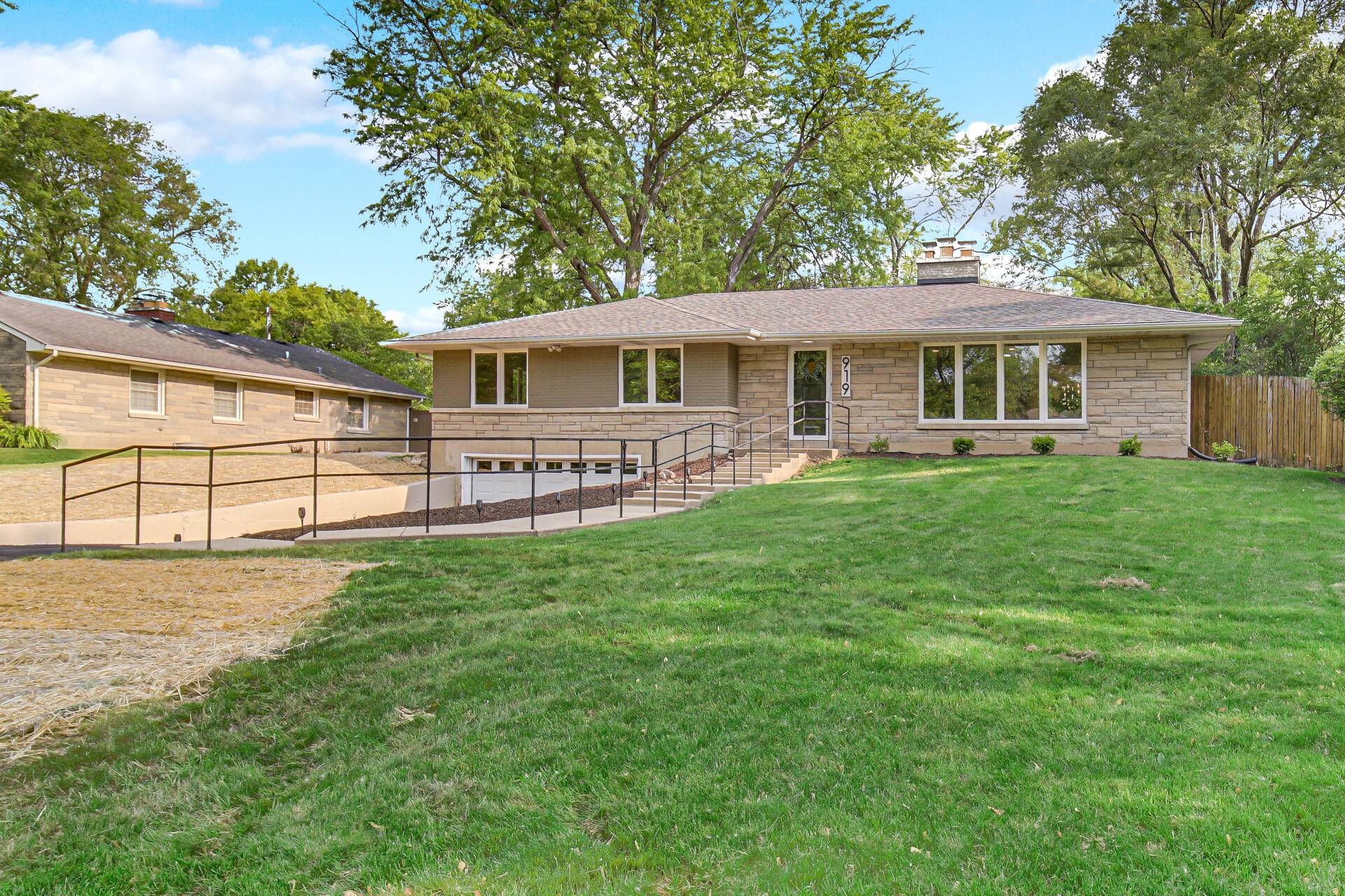 Dyer, IN 46311,919 Frances Place