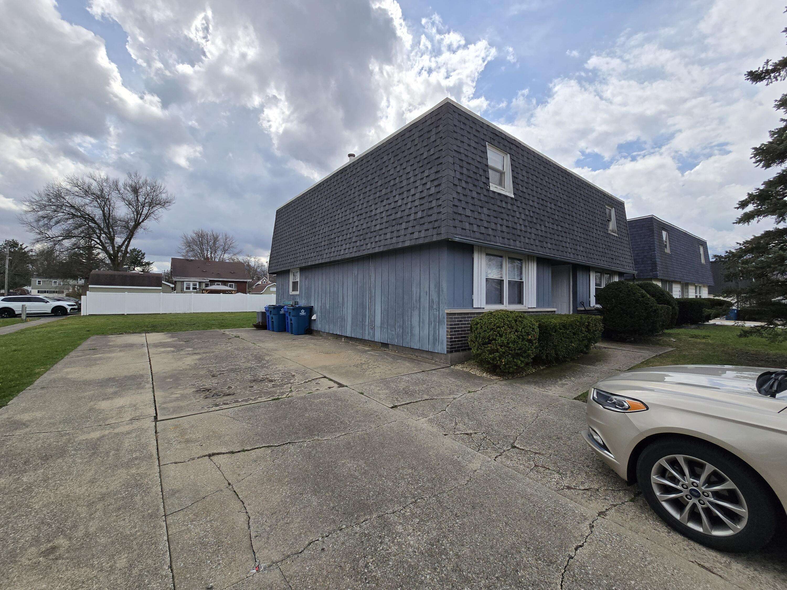 Crown Point, IN 46307,501 W Farragut Street