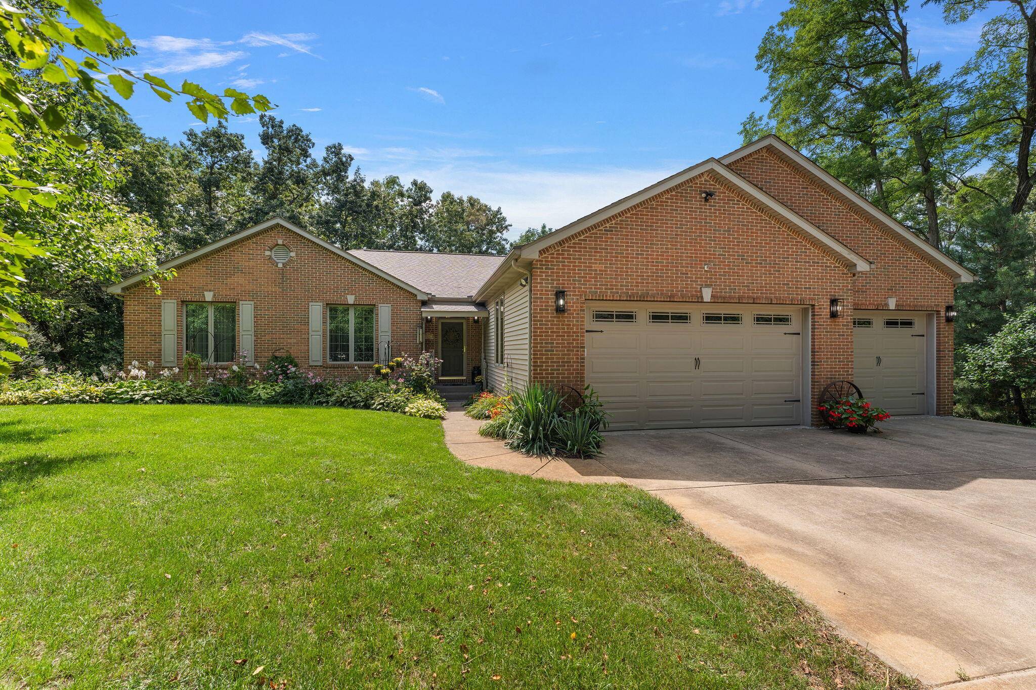 Valparaiso, IN 46385,528 W 100 N