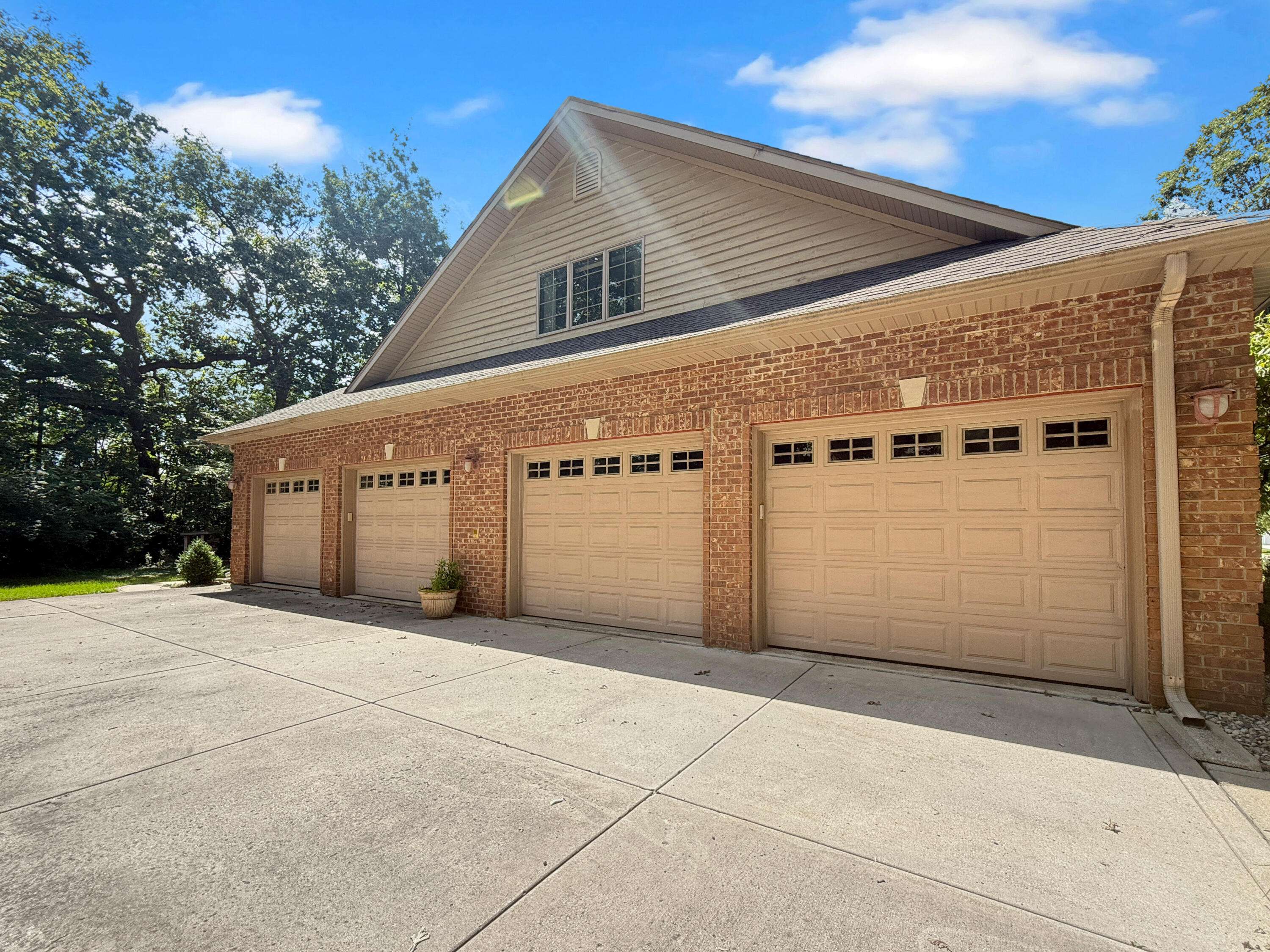 Dyer, IN 46311,434 Brighton Lane