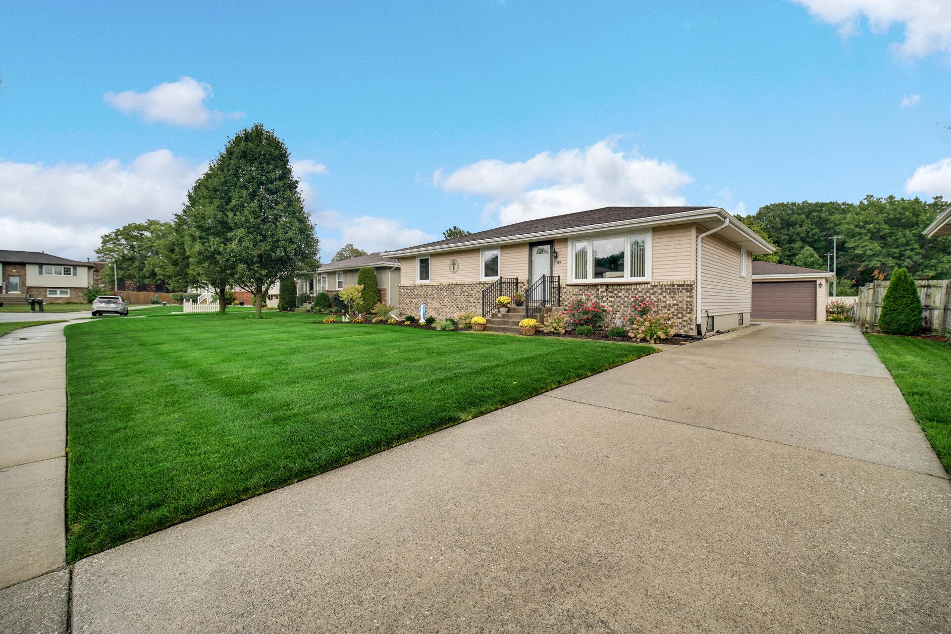 Schererville, IN 46375,1707 Selo Drive