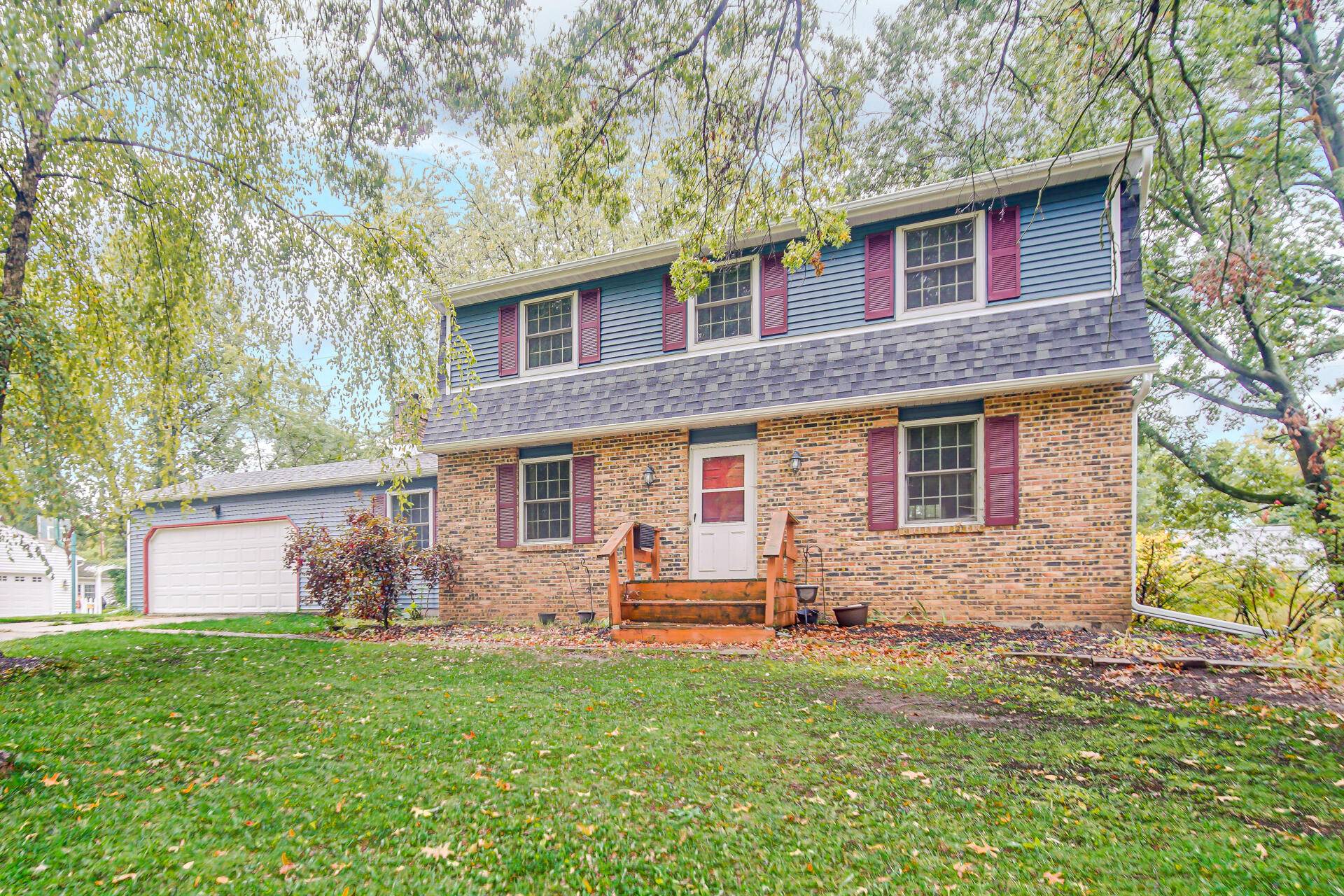 Valparaiso, IN 46383,402 Powderhorn Drive