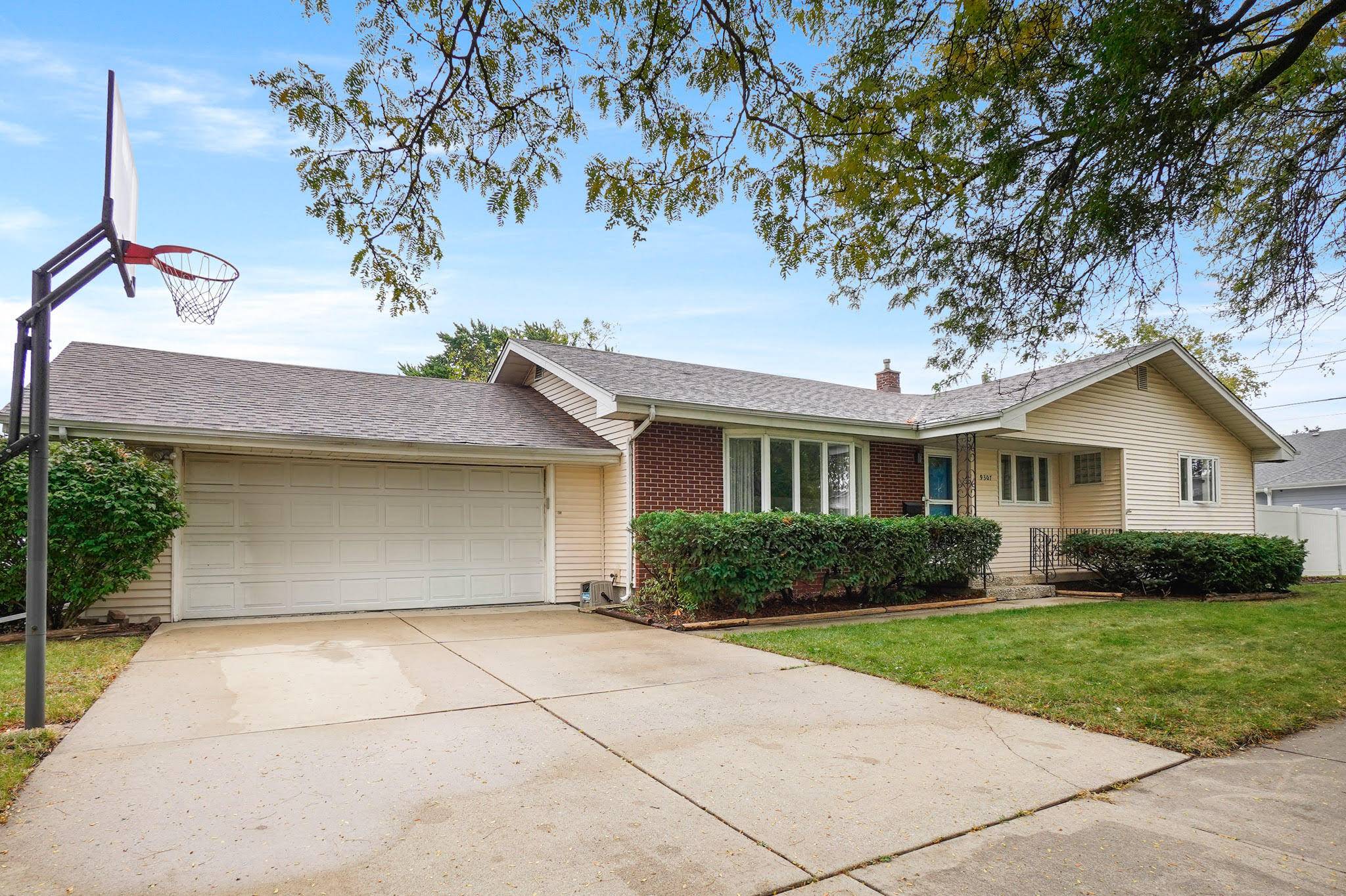 Highland, IN 46322,9307 Grace Street