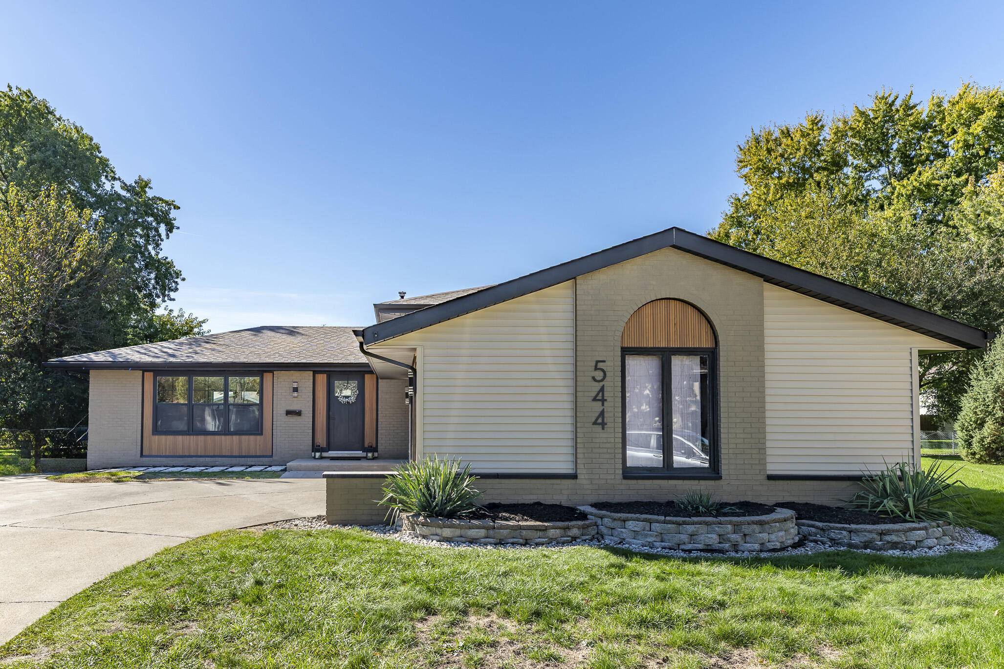 Munster, IN 46321,544 Cedar Court