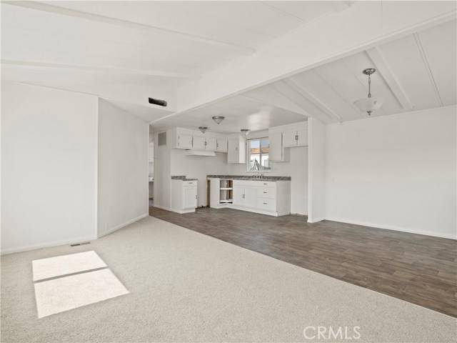 Rosamond, CA 93560,3300 15th ST 385