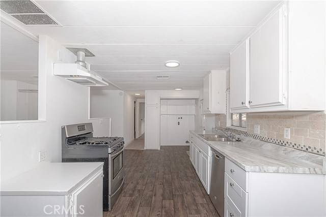 Chatsworth, CA 91311,21001 Plummer 68