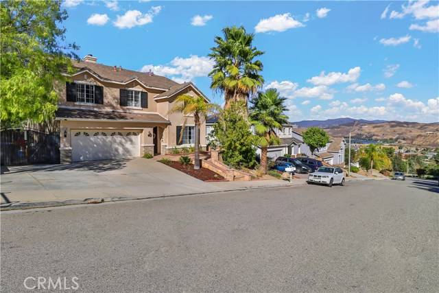 Castaic, CA 91384,31183 Cherry DR